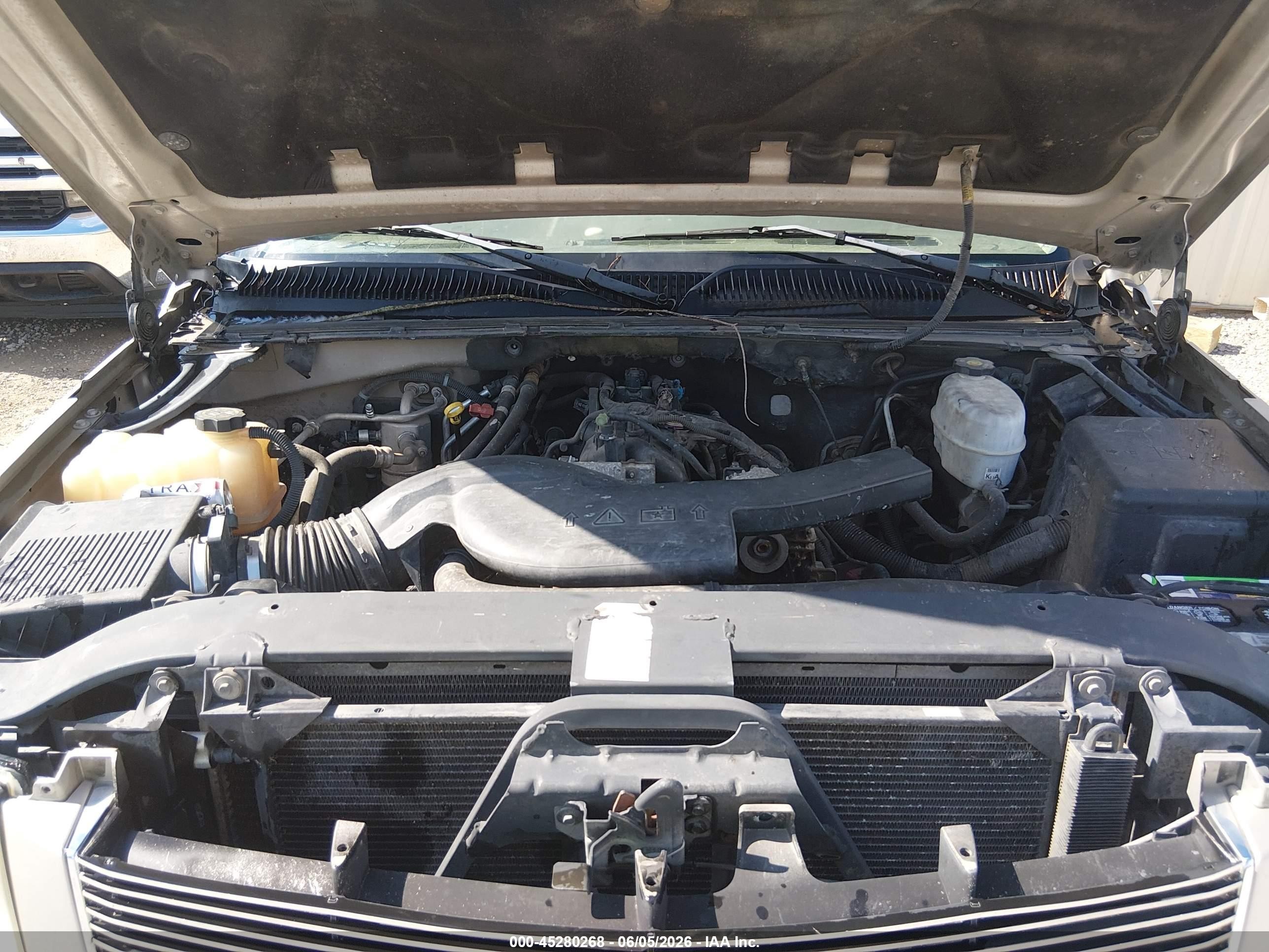 2005 Cadillac Escalade Standard Gray vin: 1GYEC63N45R215580