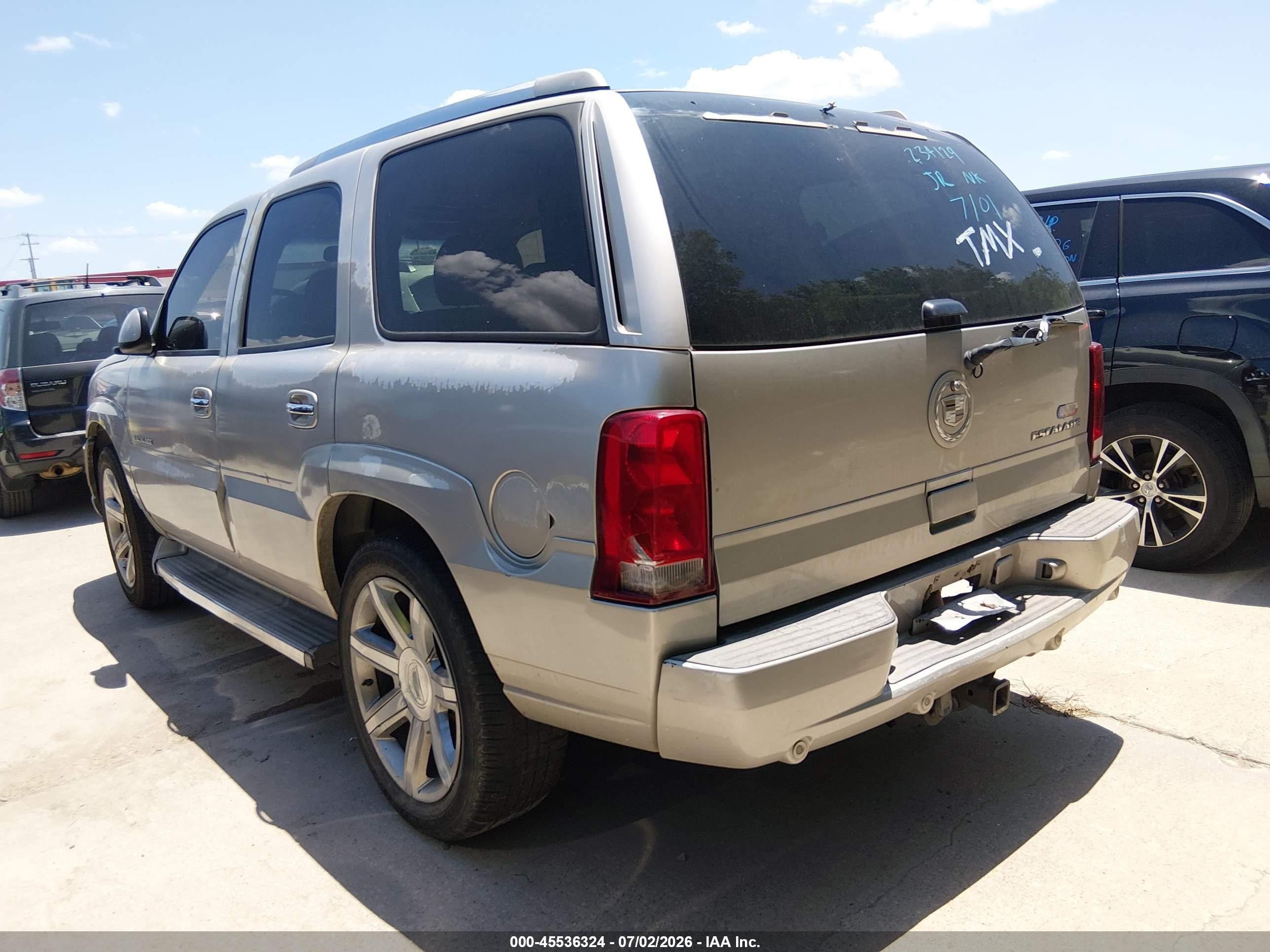 2005 Cadillac Escalade Standard Beige vin: 1GYEC63N65R234129