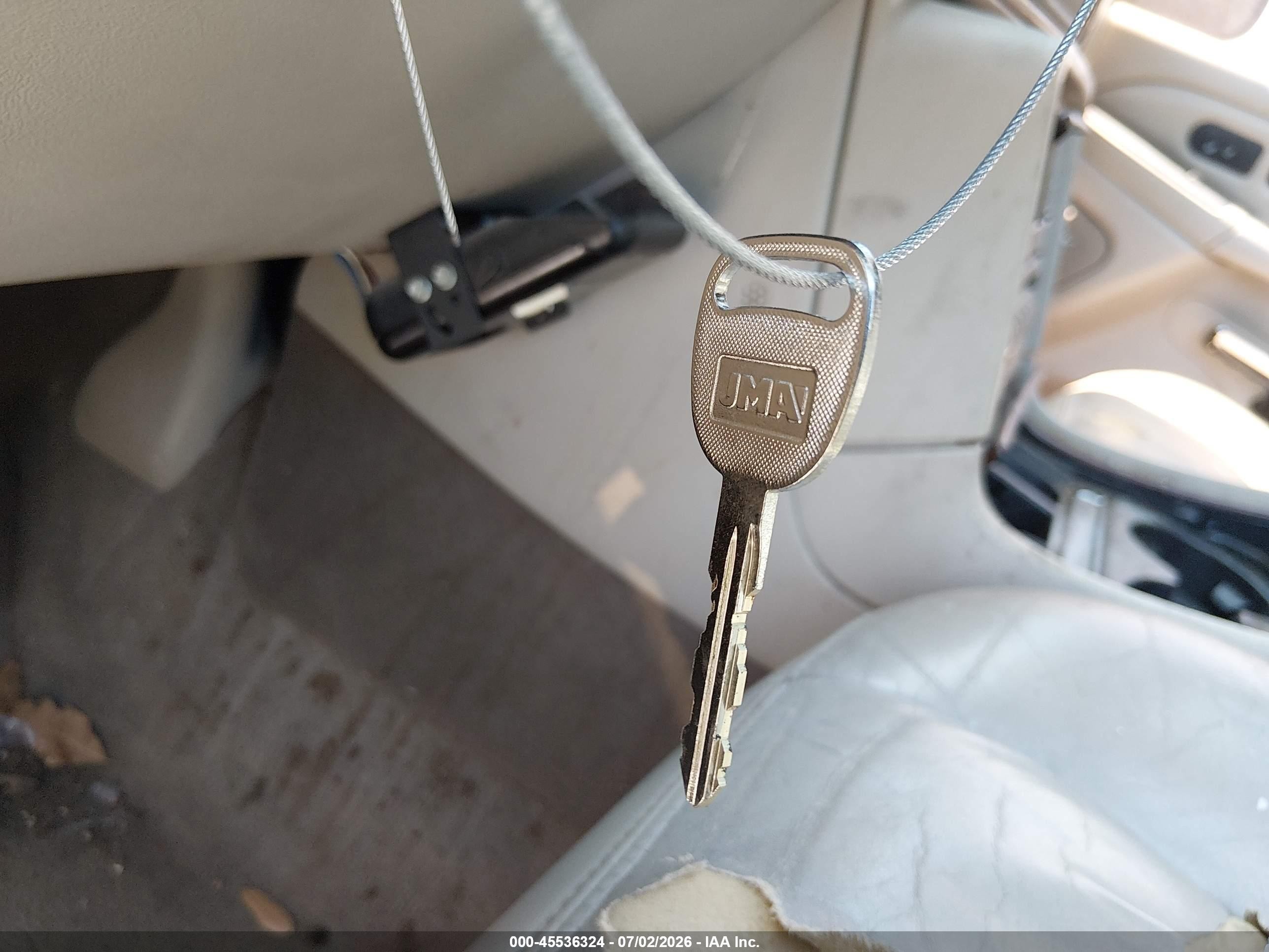 2005 Cadillac Escalade Standard Beige vin: 1GYEC63N65R234129