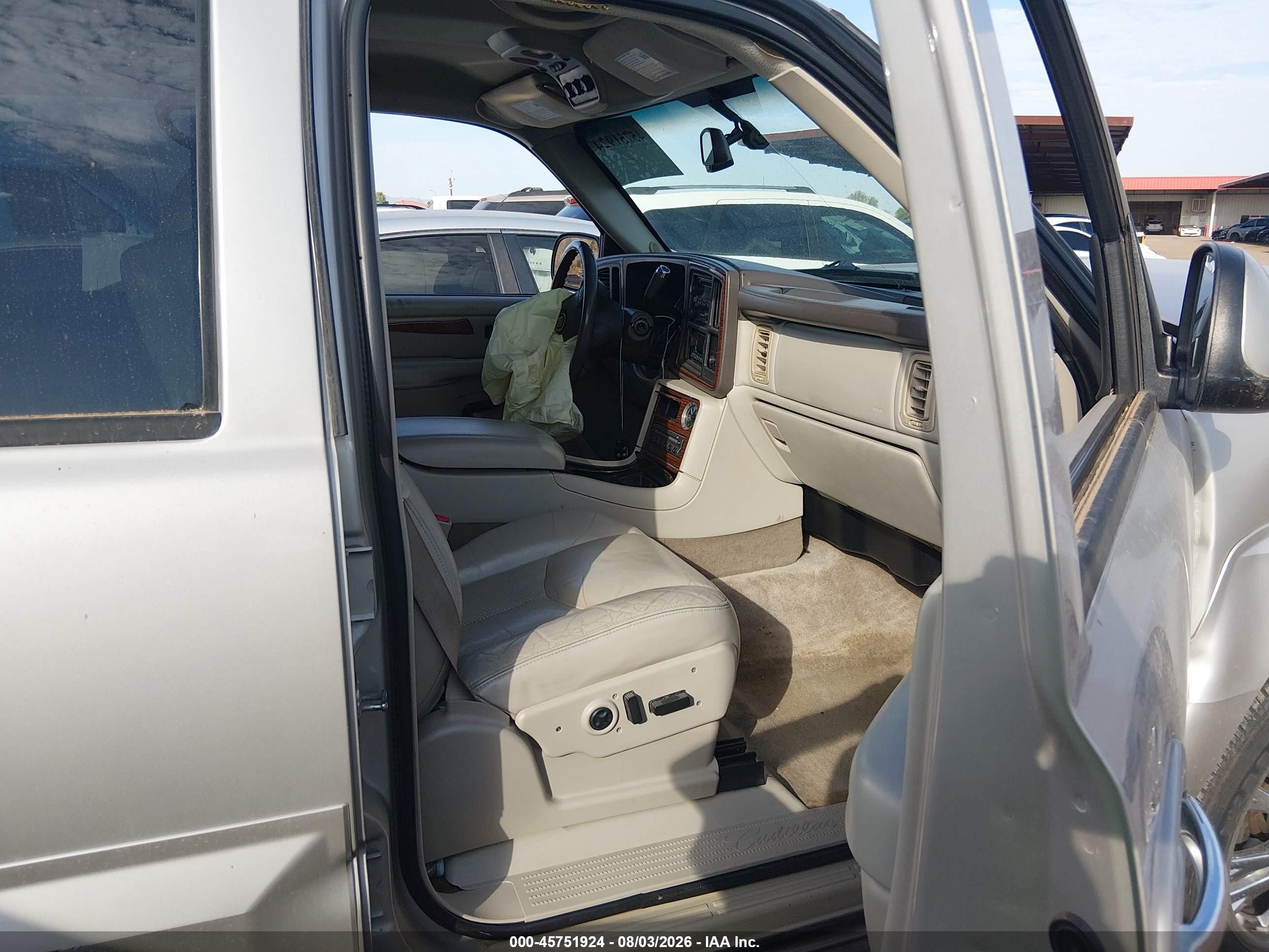 2004 Cadillac Escalade Standard Tan vin: 1GYEC63T04R248024