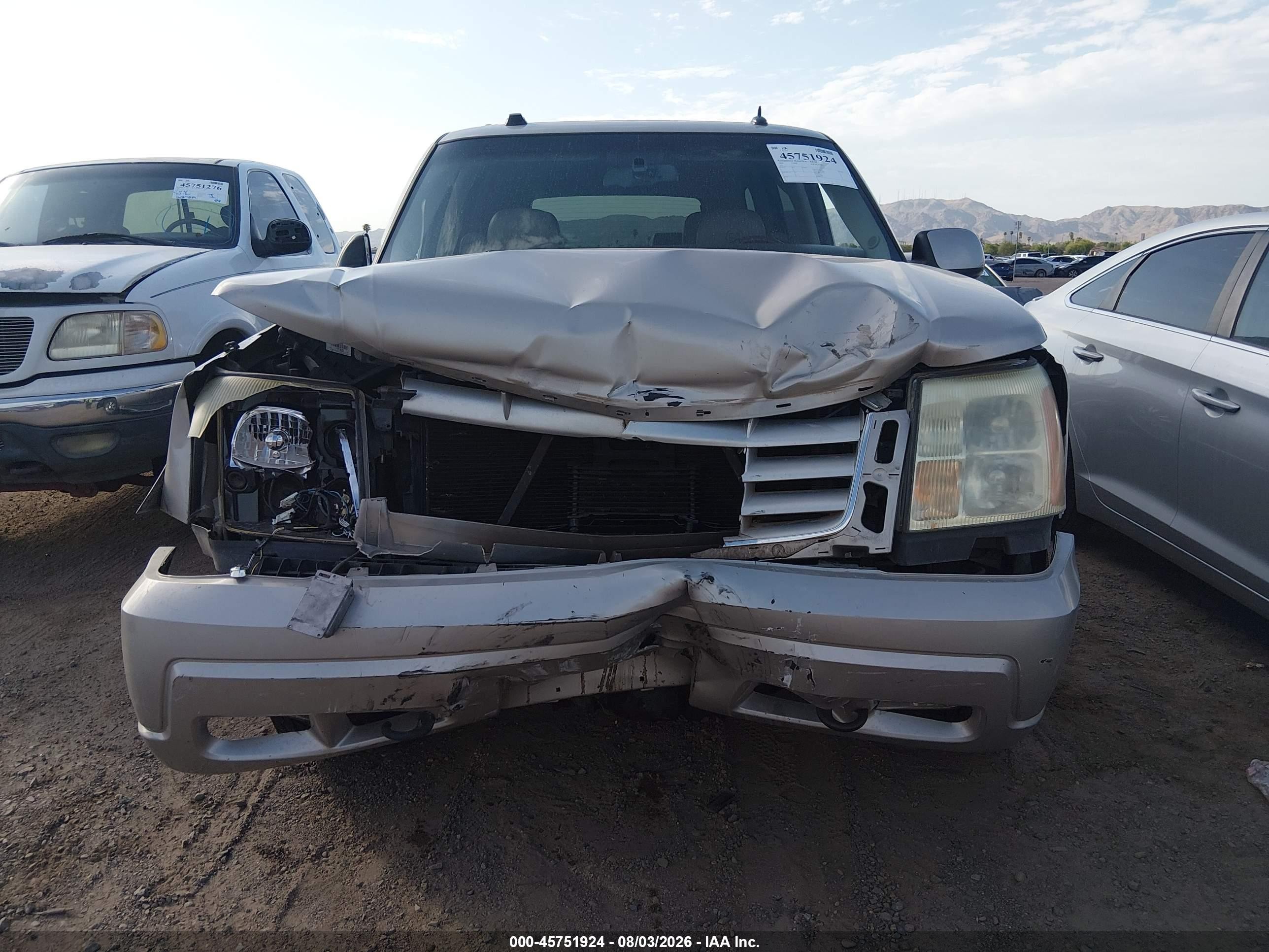 2004 Cadillac Escalade Standard Tan vin: 1GYEC63T04R248024