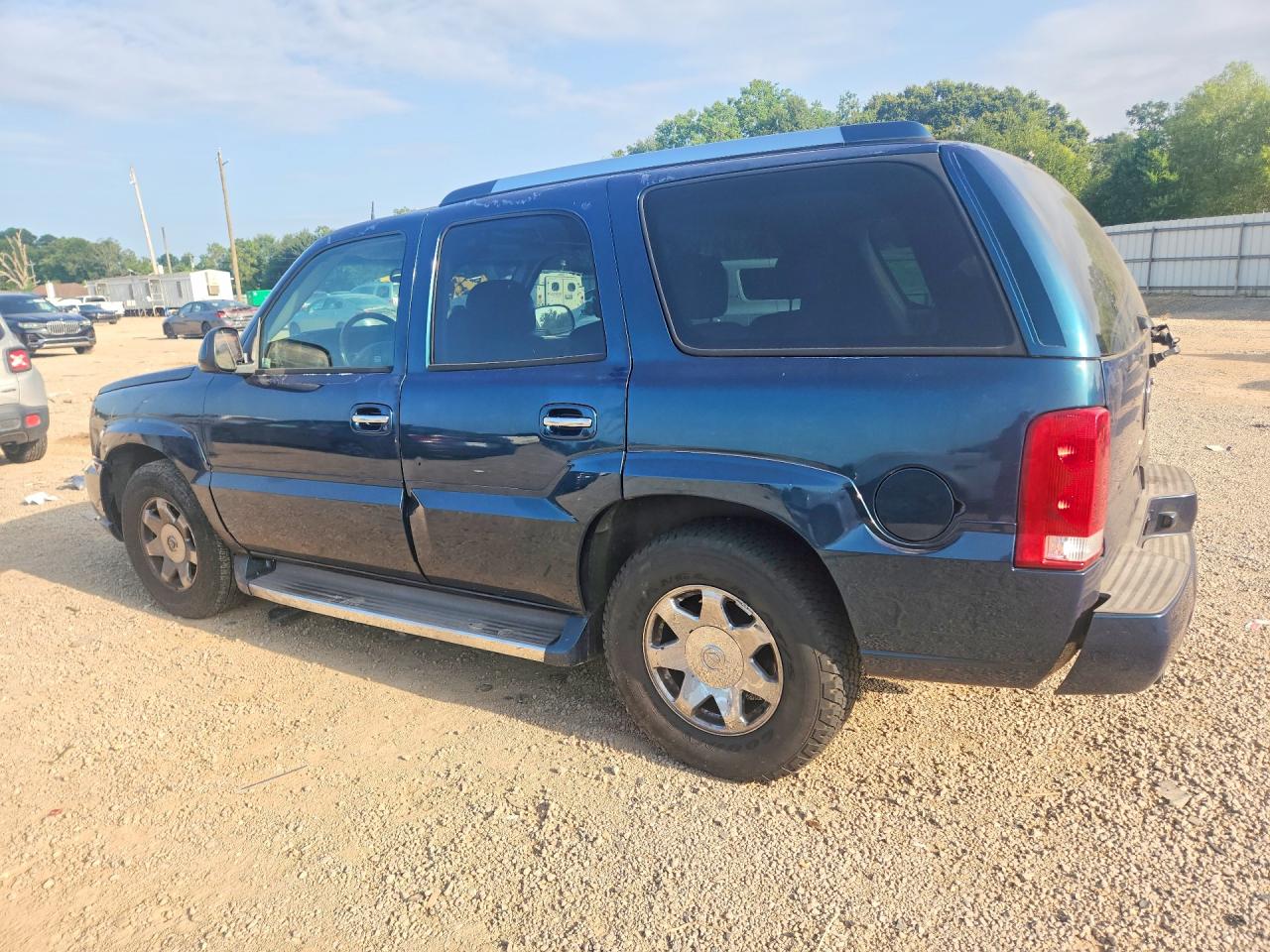 2005 Cadillac Escalade Luxury Blue vin: 1GYEC63T05R122330