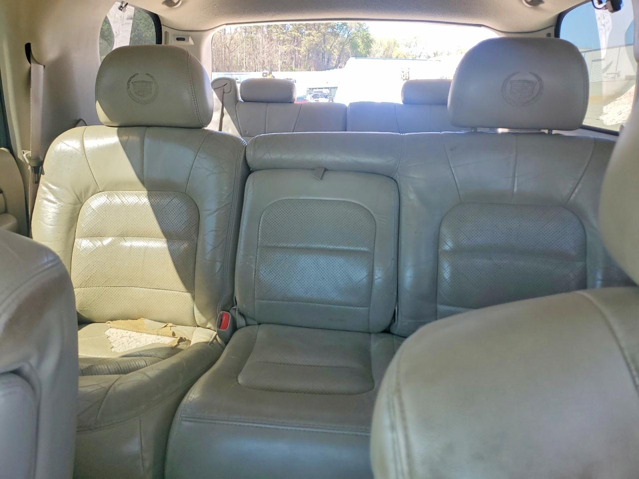 2002 Cadillac Escalade Luxury Black vin: 1GYEC63T12R106567