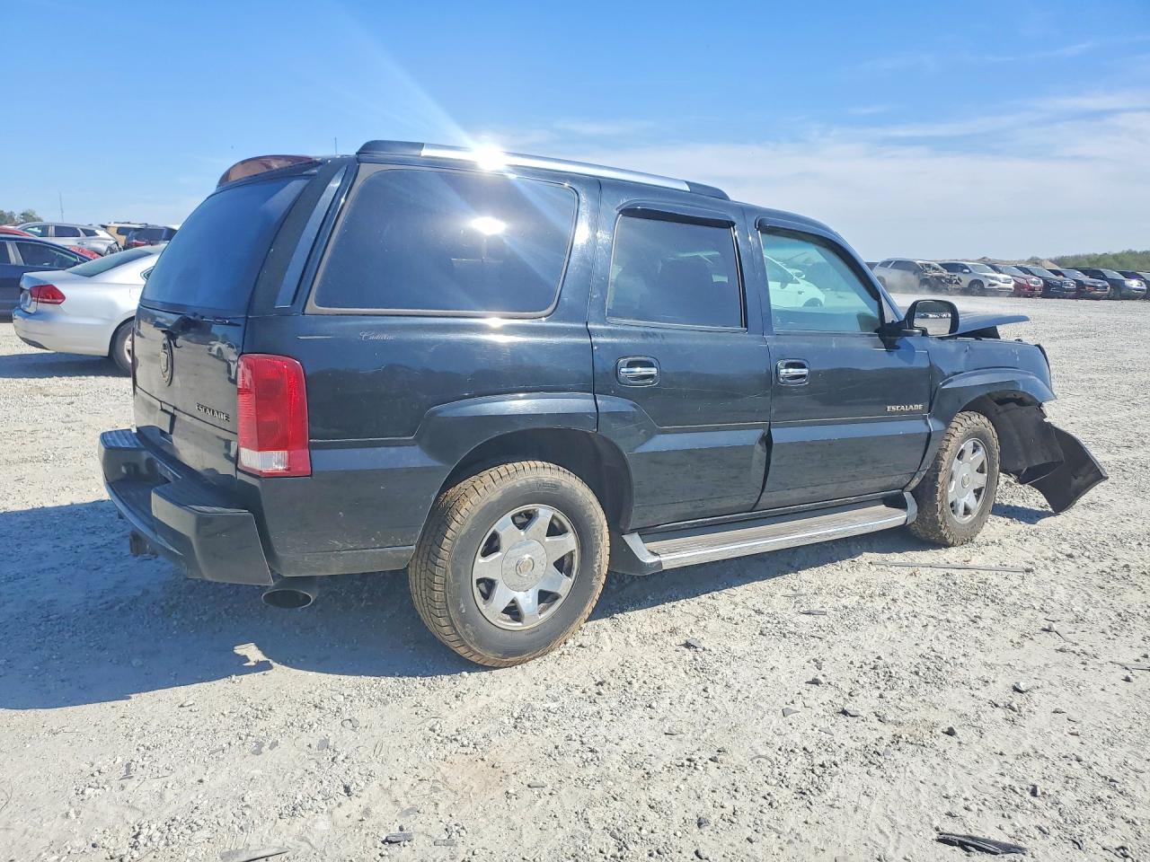 2002 Cadillac Escalade Luxury Black vin: 1GYEC63T12R106567