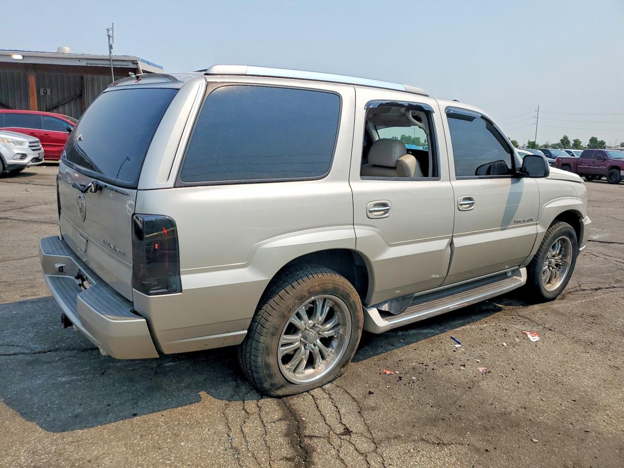 2004 Cadi Escalade L Silver vin: 1GYEC63T14R210561