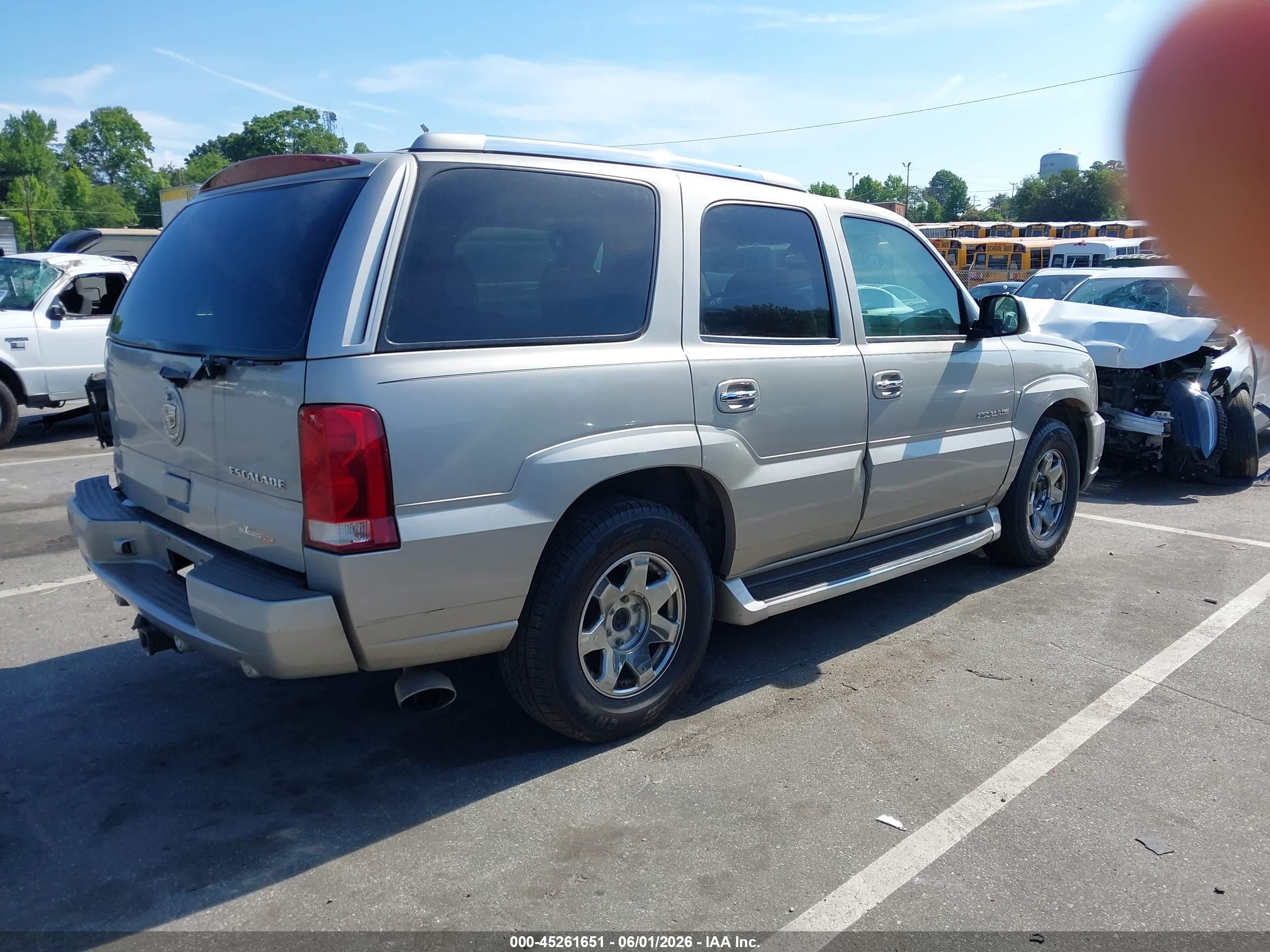 2004 Cadillac Escalade Standard Gold vin: 1GYEC63T24R315285