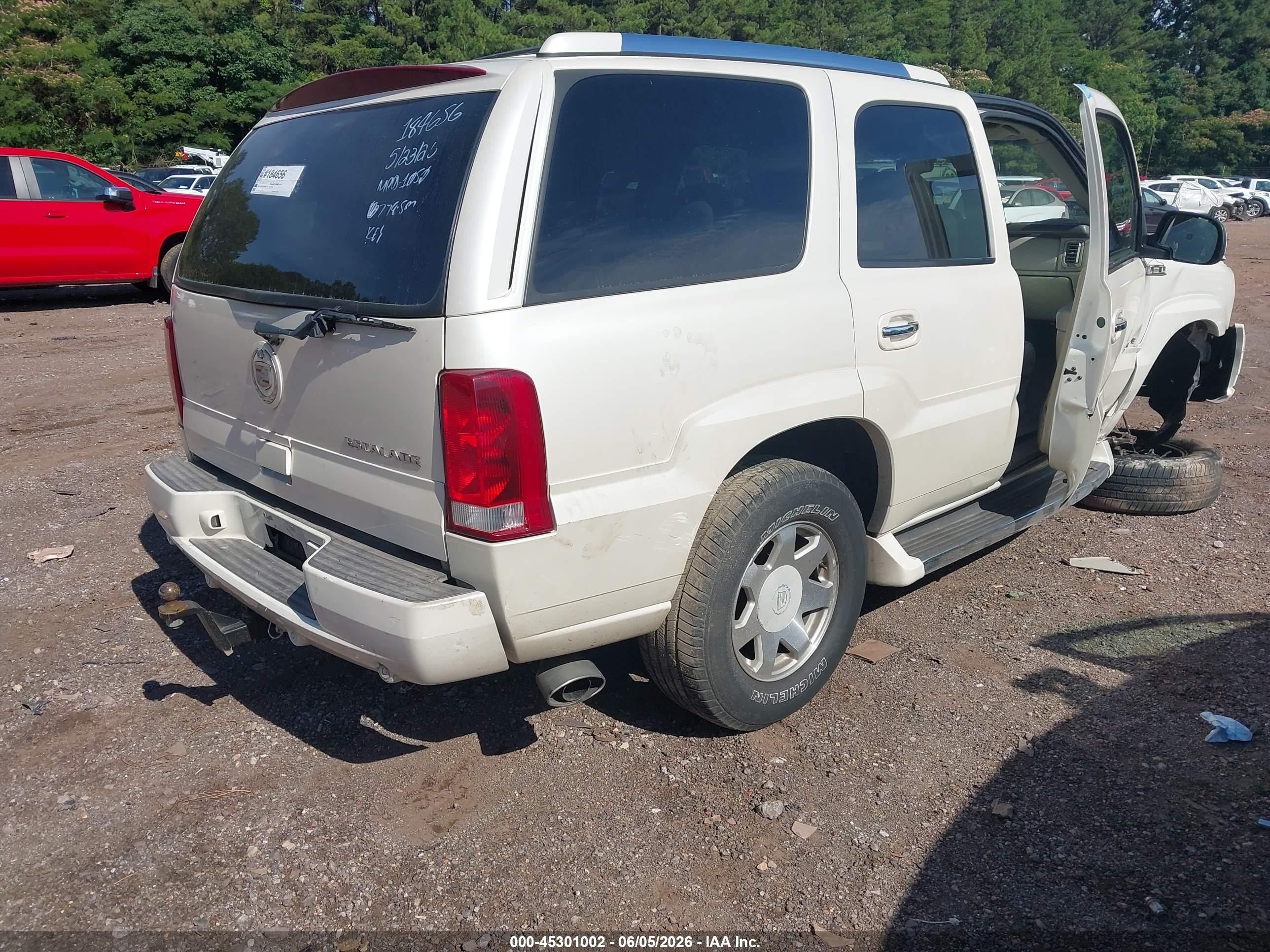 2002 Cadillac Escalade Standard White vin: 1GYEC63T32R186048