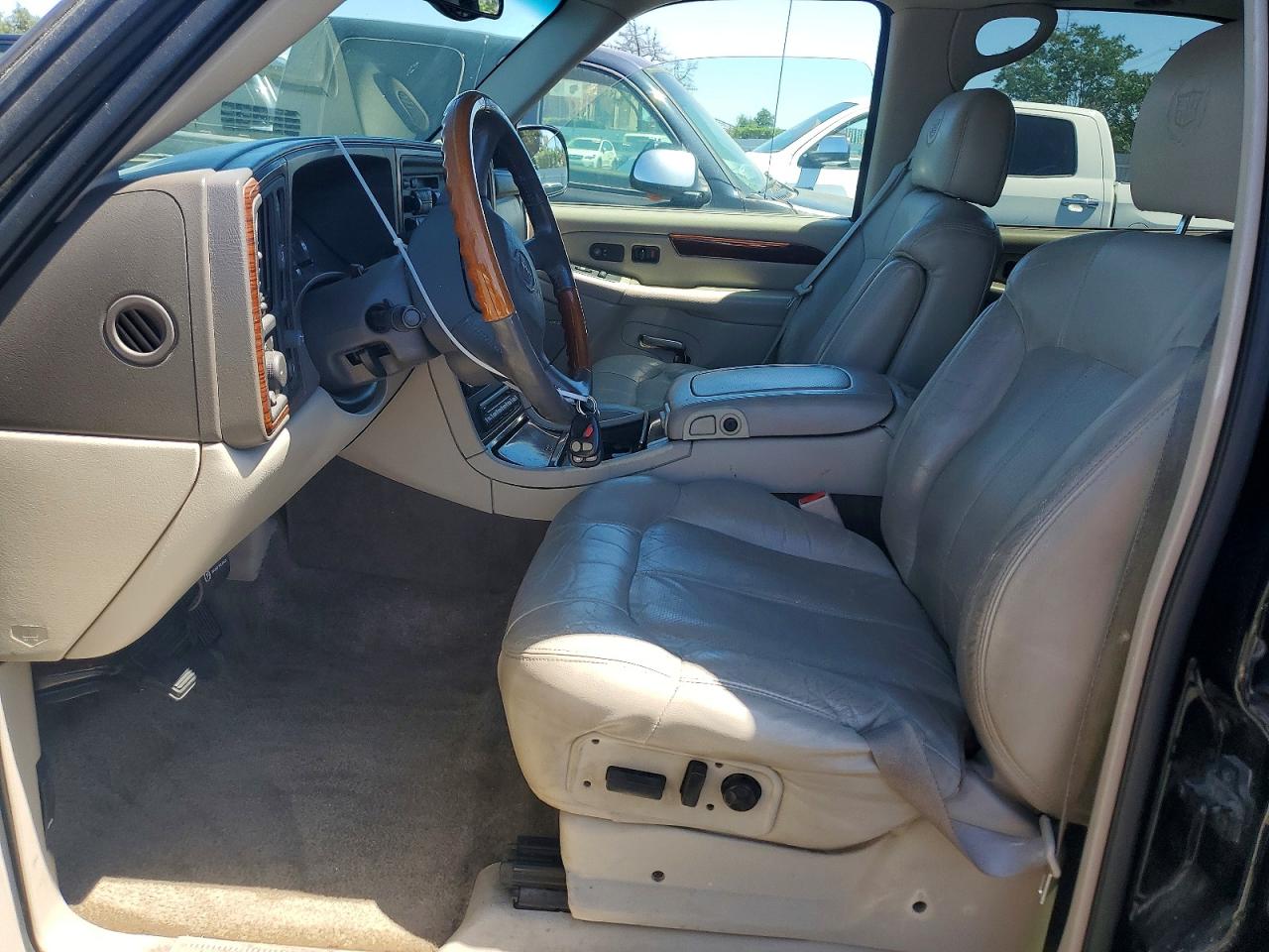 2002 Cadillac Escalade Luxury Black vin: 1GYEC63T32R259208