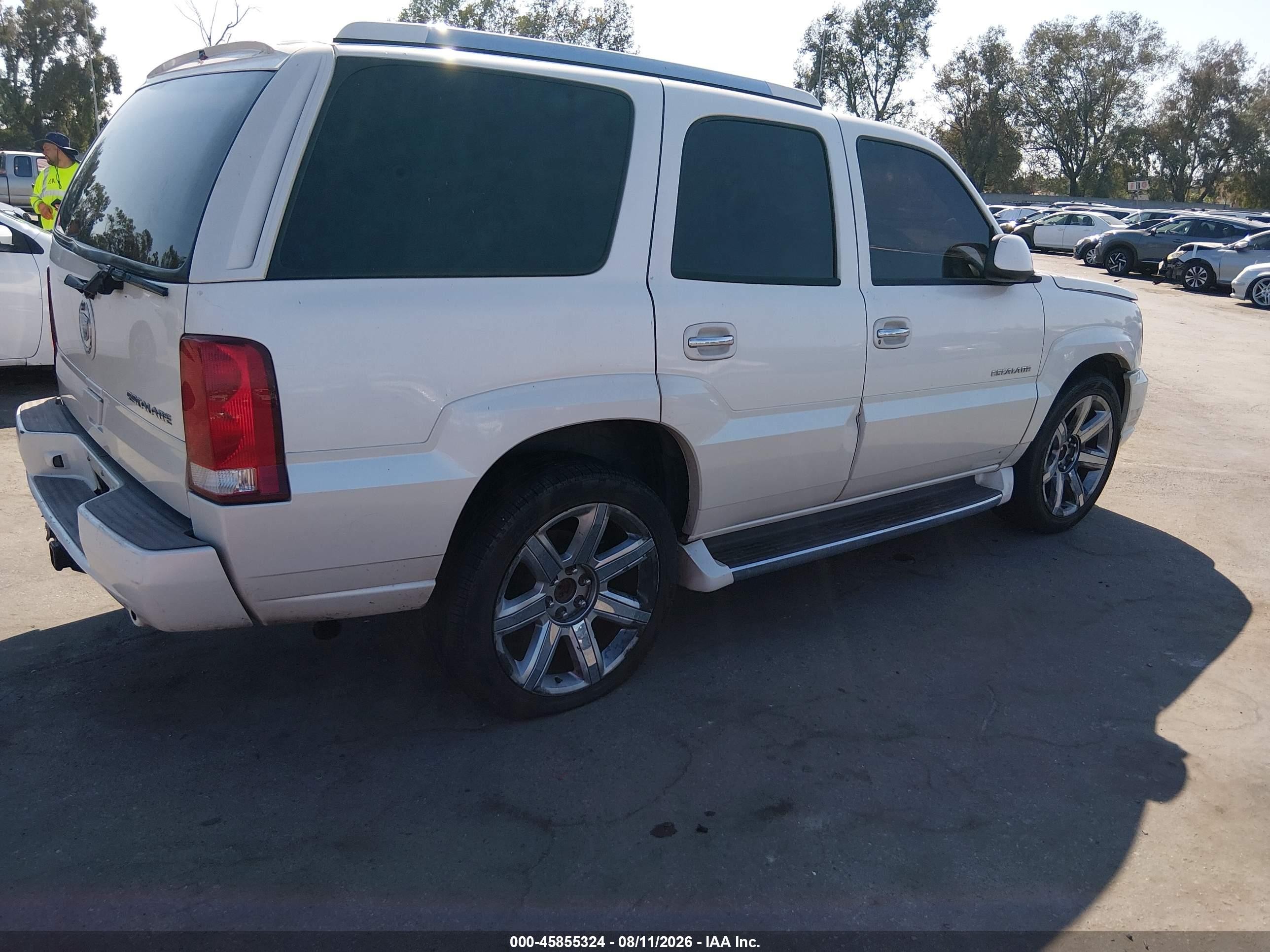 2003 Cadillac Escalade Standard White vin: 1GYEC63T33R312460