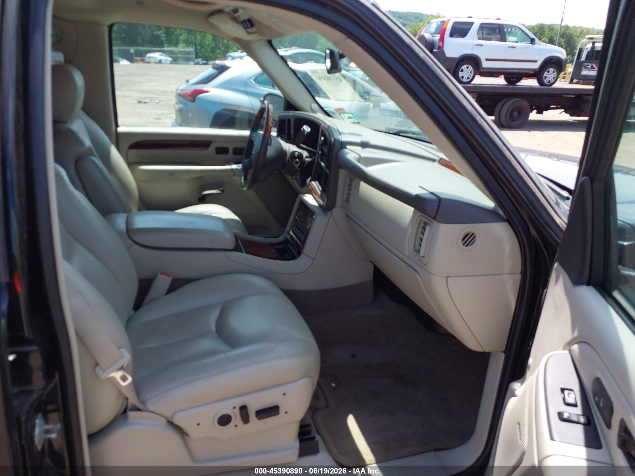 2004 Cadillac Escalade Standard Black vin: 1GYEC63T34R265660