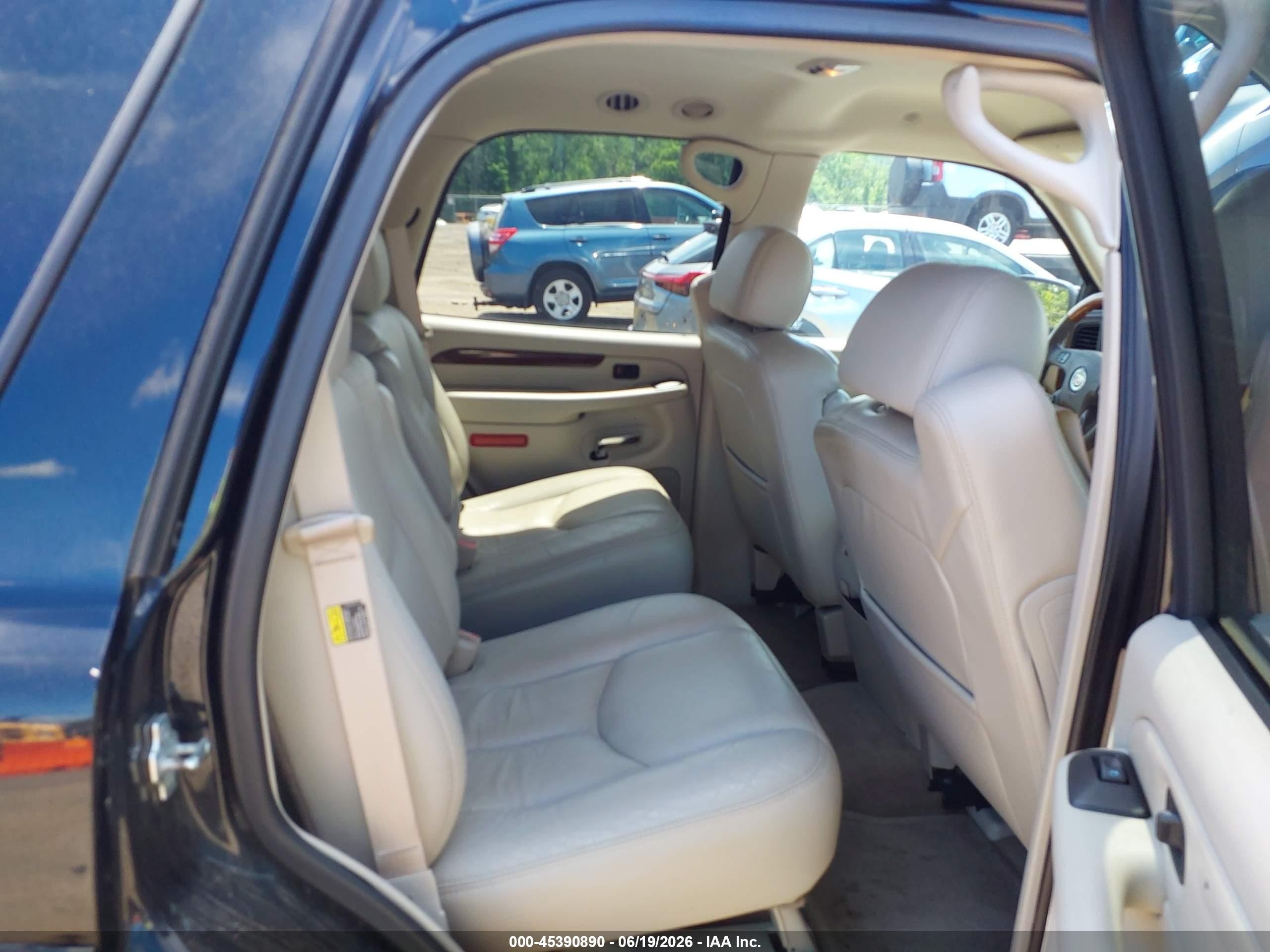 2004 Cadillac Escalade Standard Black vin: 1GYEC63T34R265660