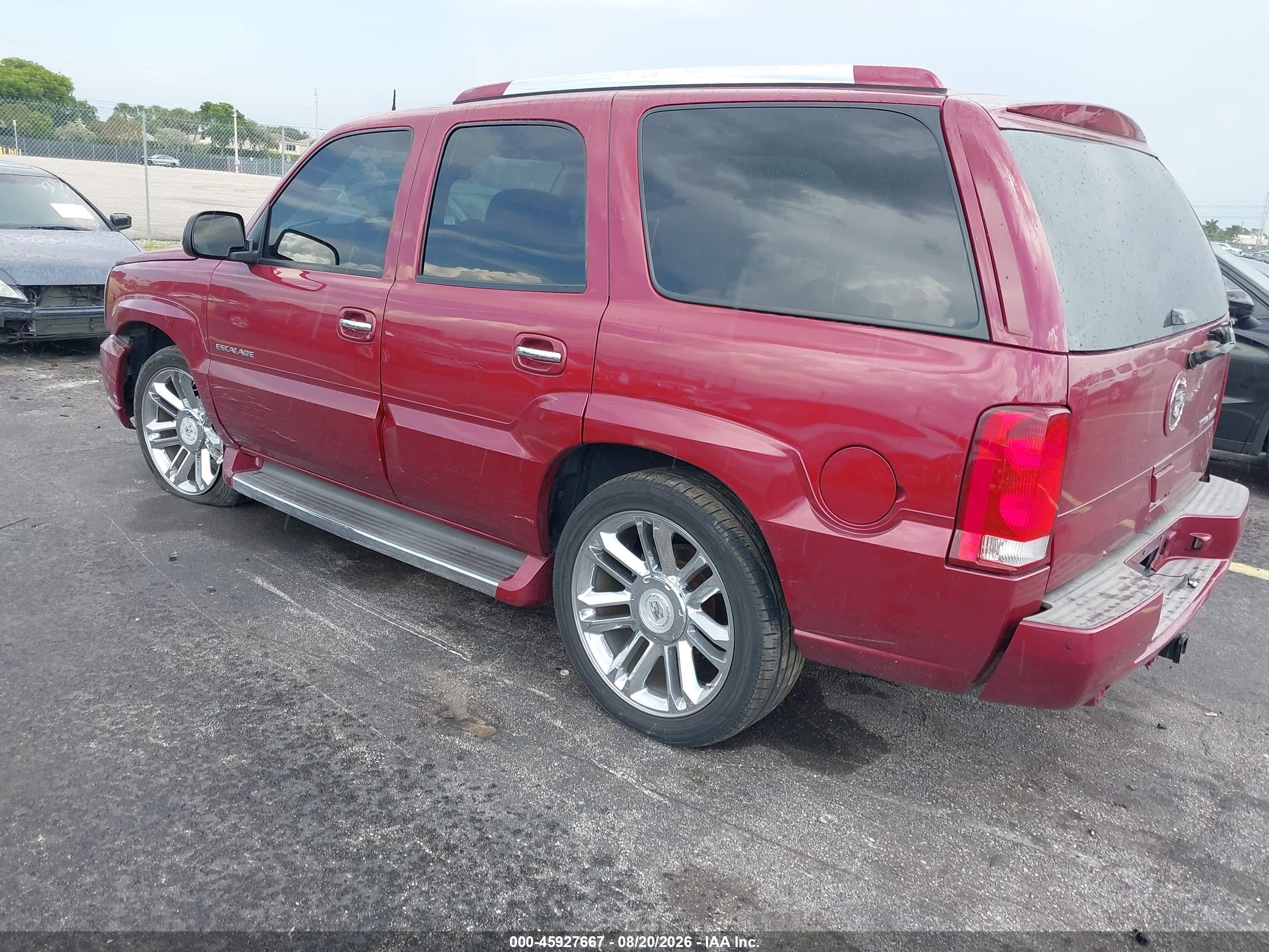 2005 Cadillac Escalade Standard Red vin: 1GYEC63T45R149093