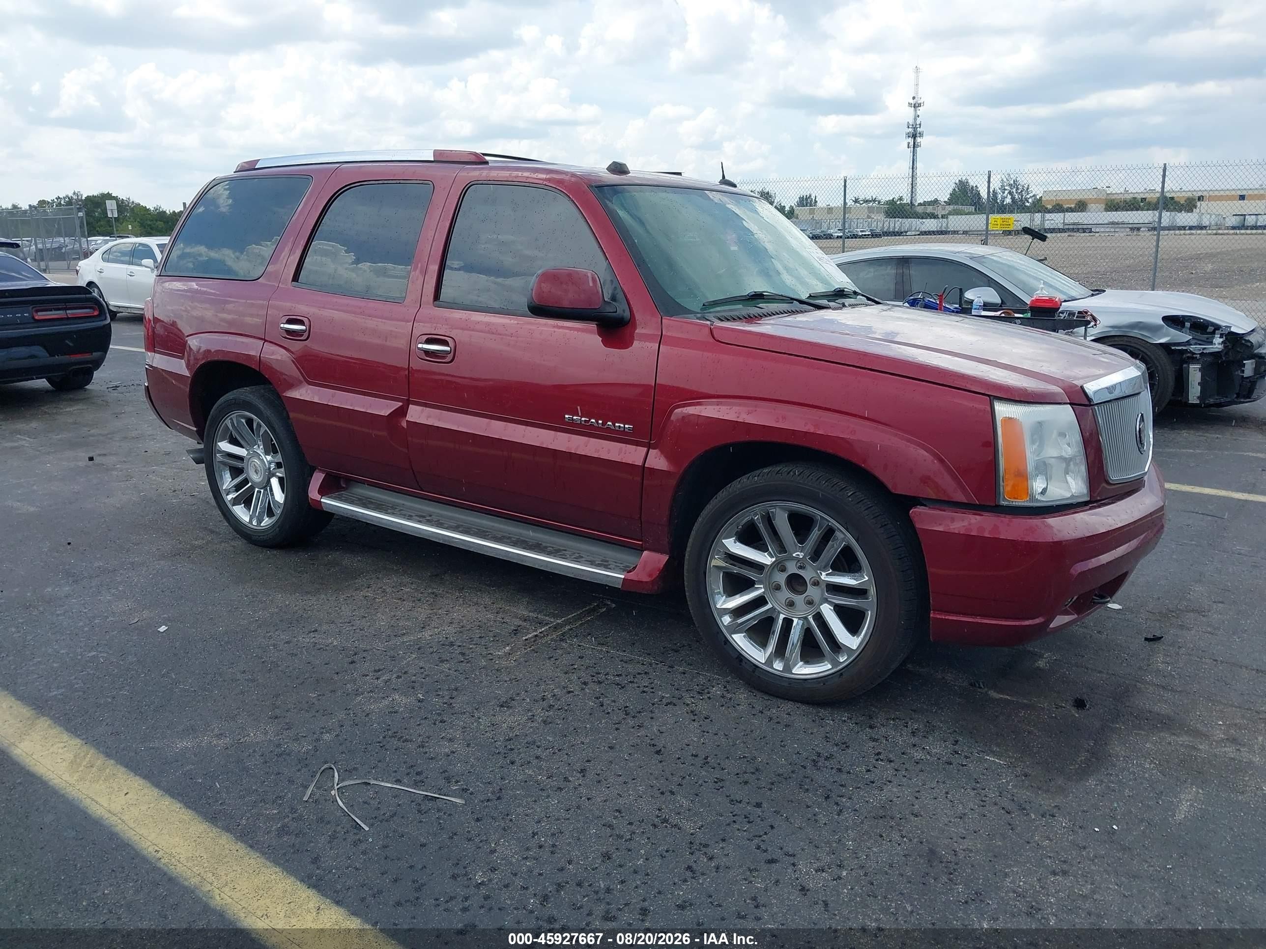 2005 Cadillac Escalade Standard Red vin: 1GYEC63T45R149093