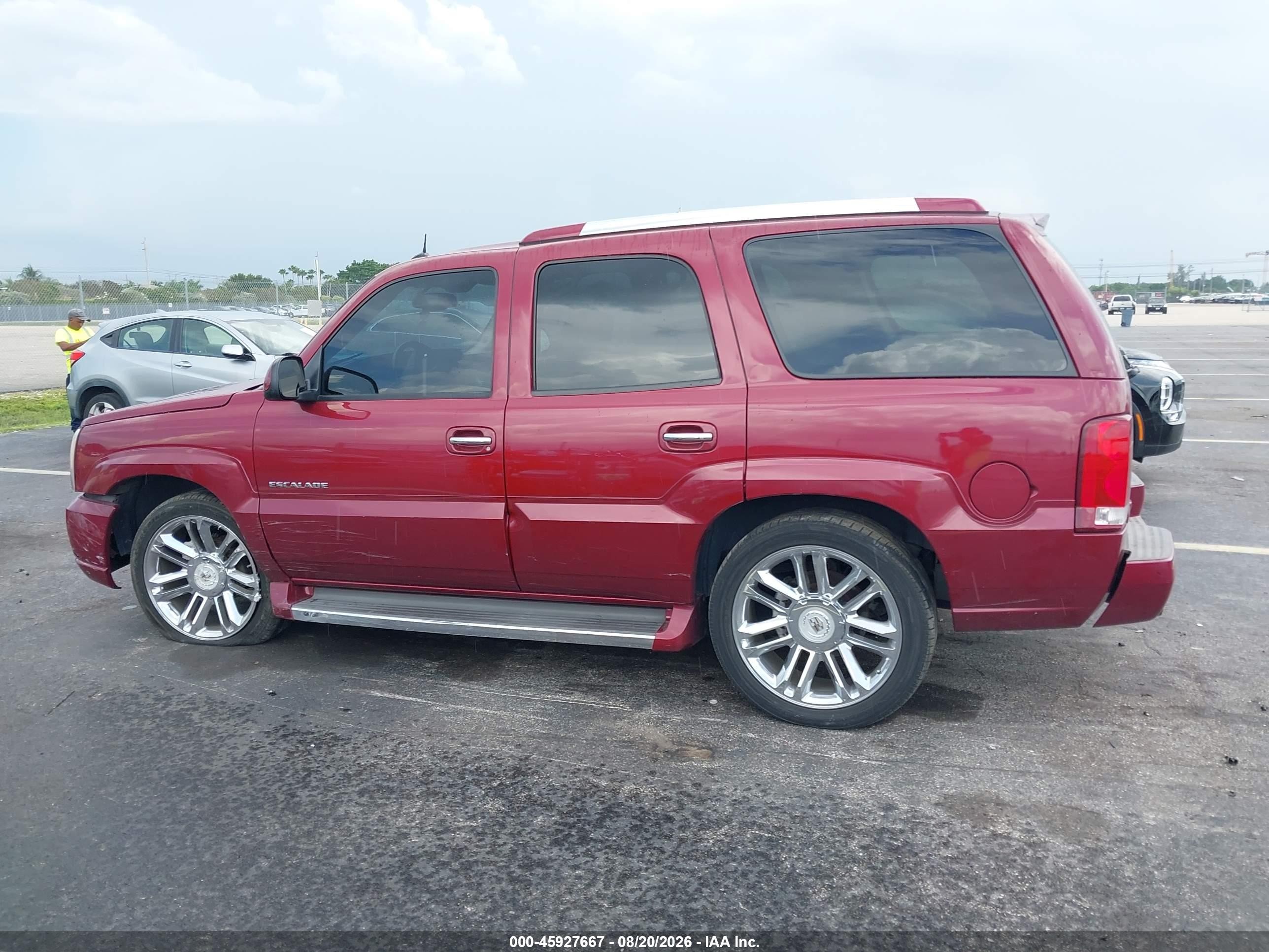 2005 Cadillac Escalade Standard Red vin: 1GYEC63T45R149093
