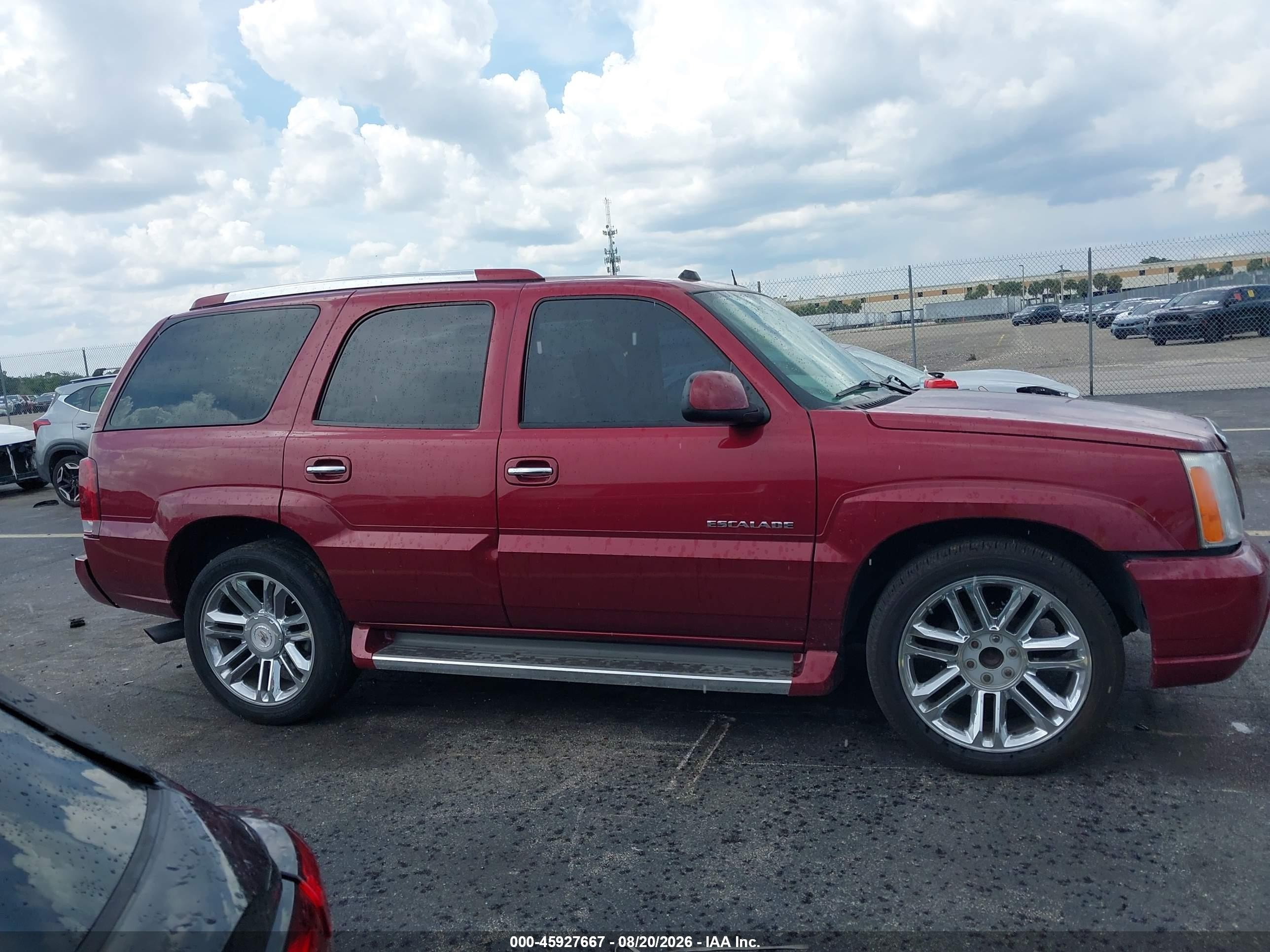 2005 Cadillac Escalade Standard Red vin: 1GYEC63T45R149093