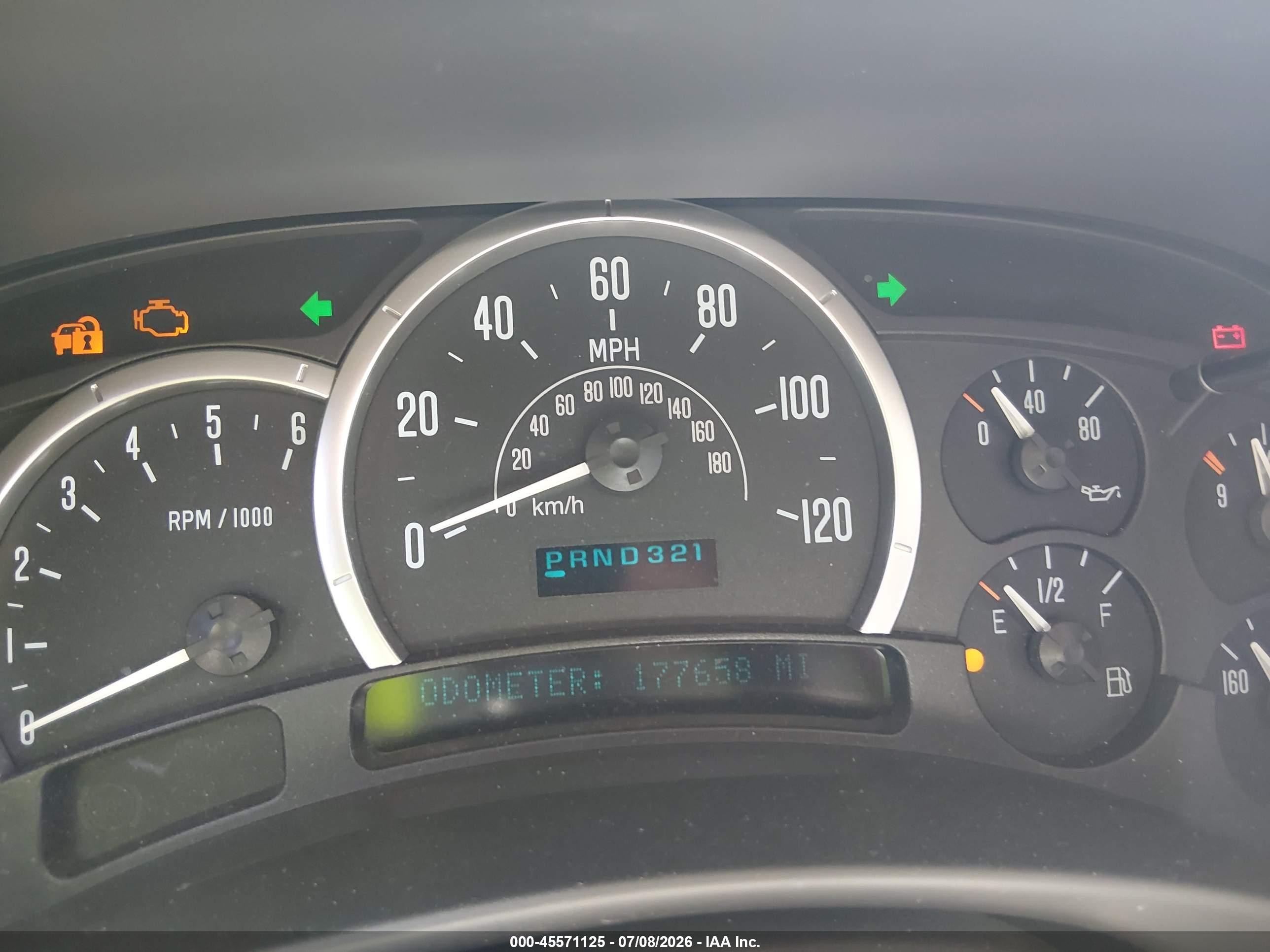2004 Cadillac Escalade Standard White vin: 1GYEC63T64R207560