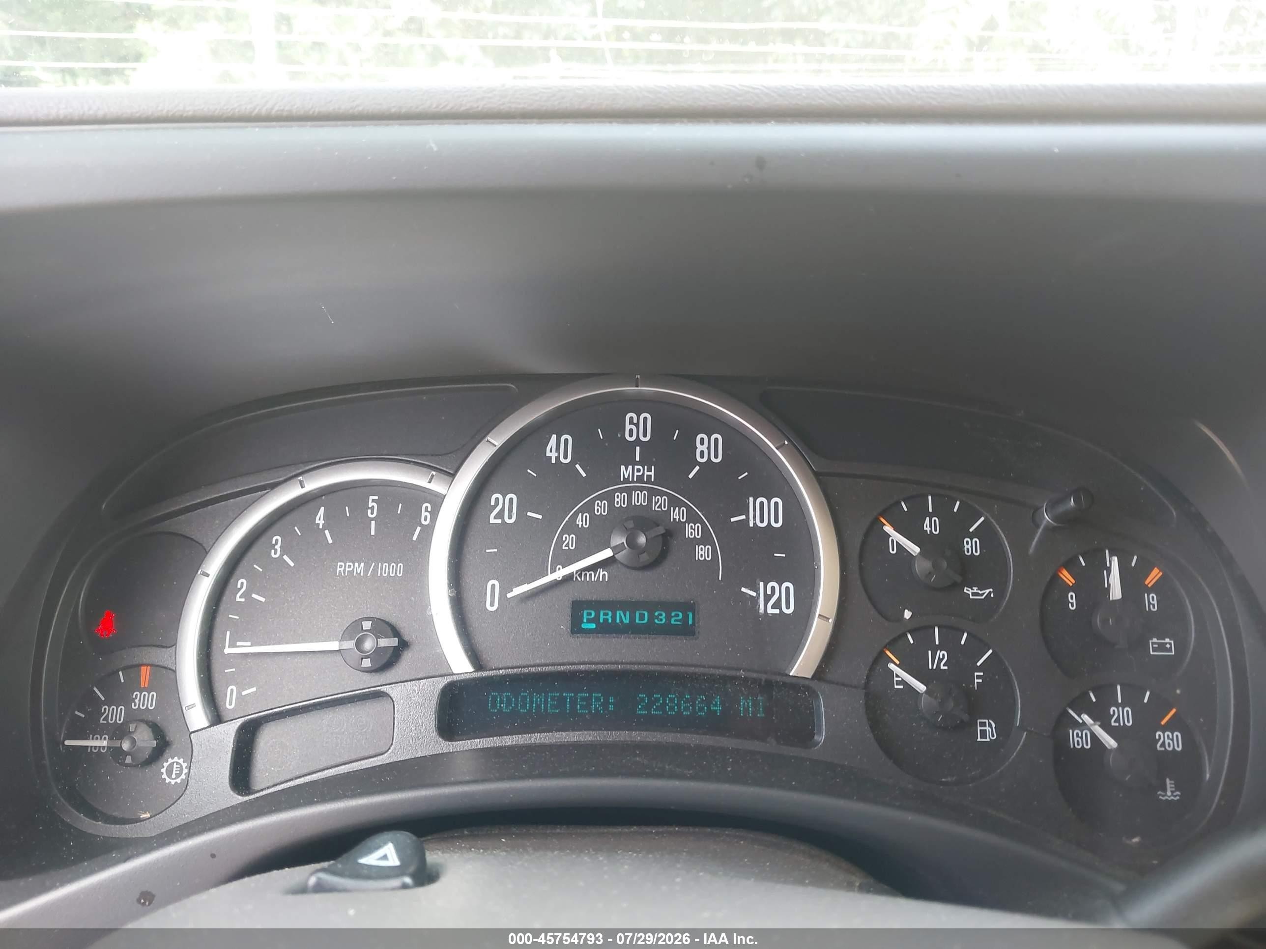 2004 Cadillac Escalade Standard White vin: 1GYEC63T74R155548