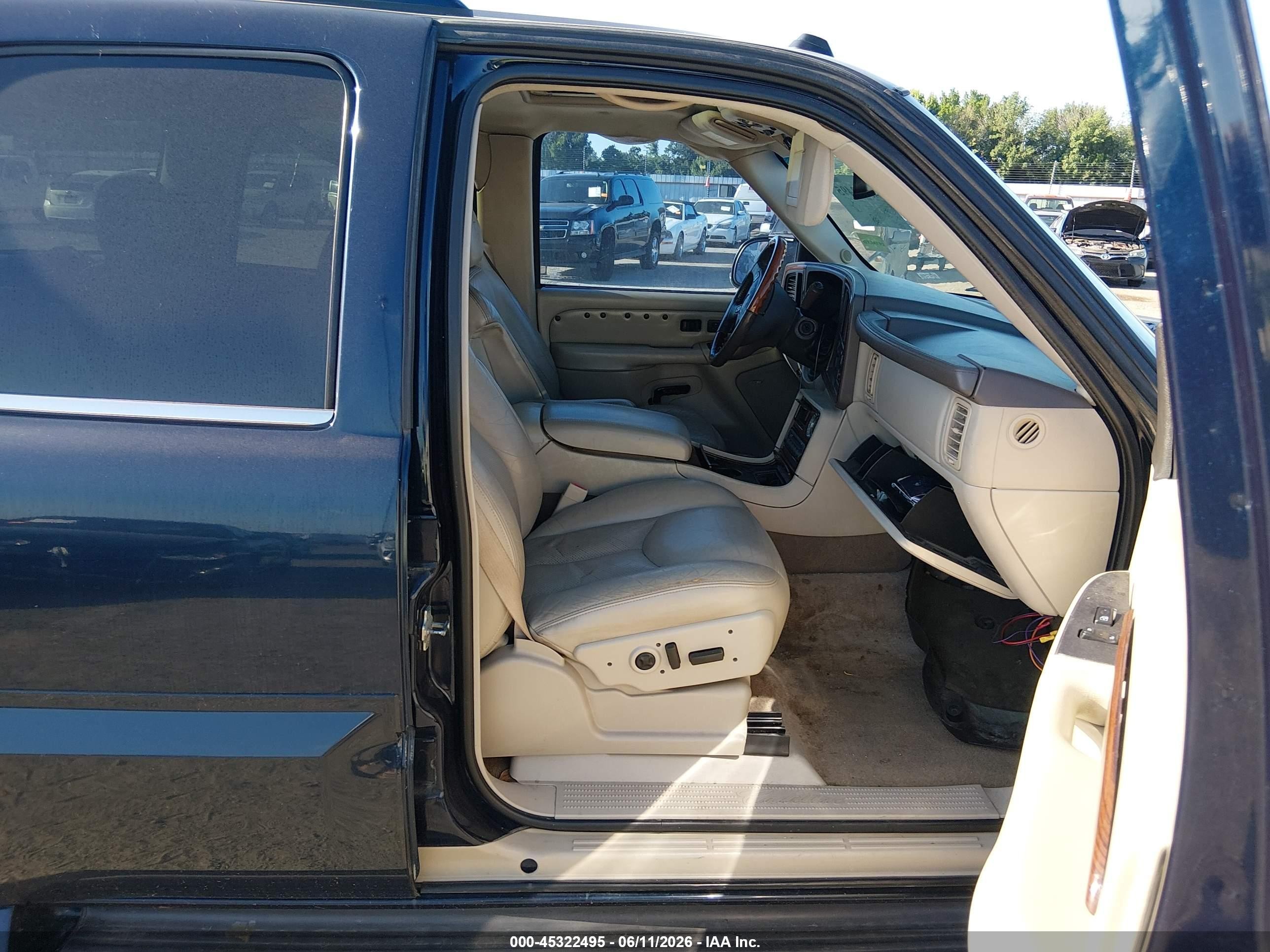 2004 Cadillac Escalade Standard Blue vin: 1GYEC63T74R322653