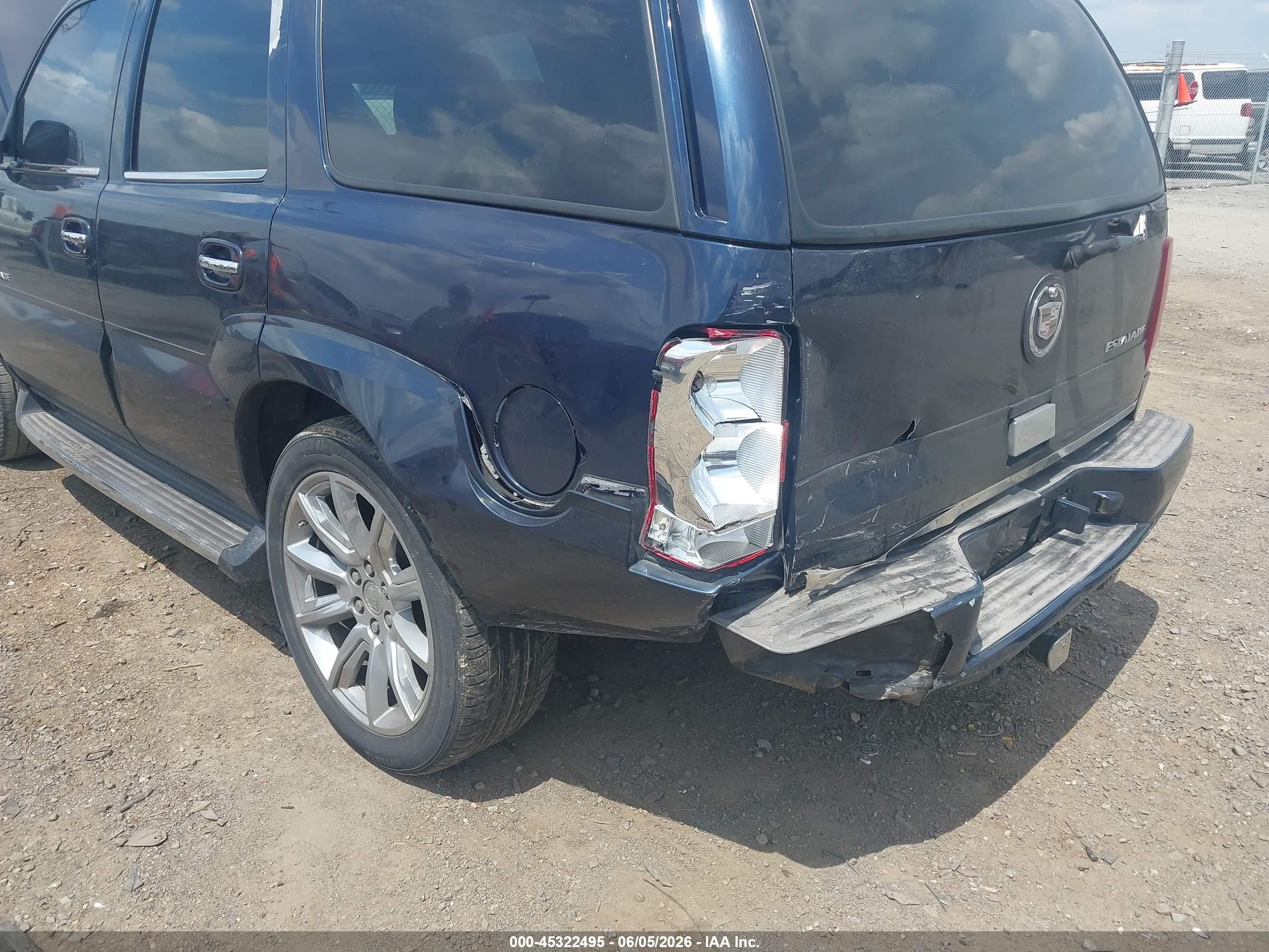 2004 Cadillac Escalade Standard Blue vin: 1GYEC63T74R322653