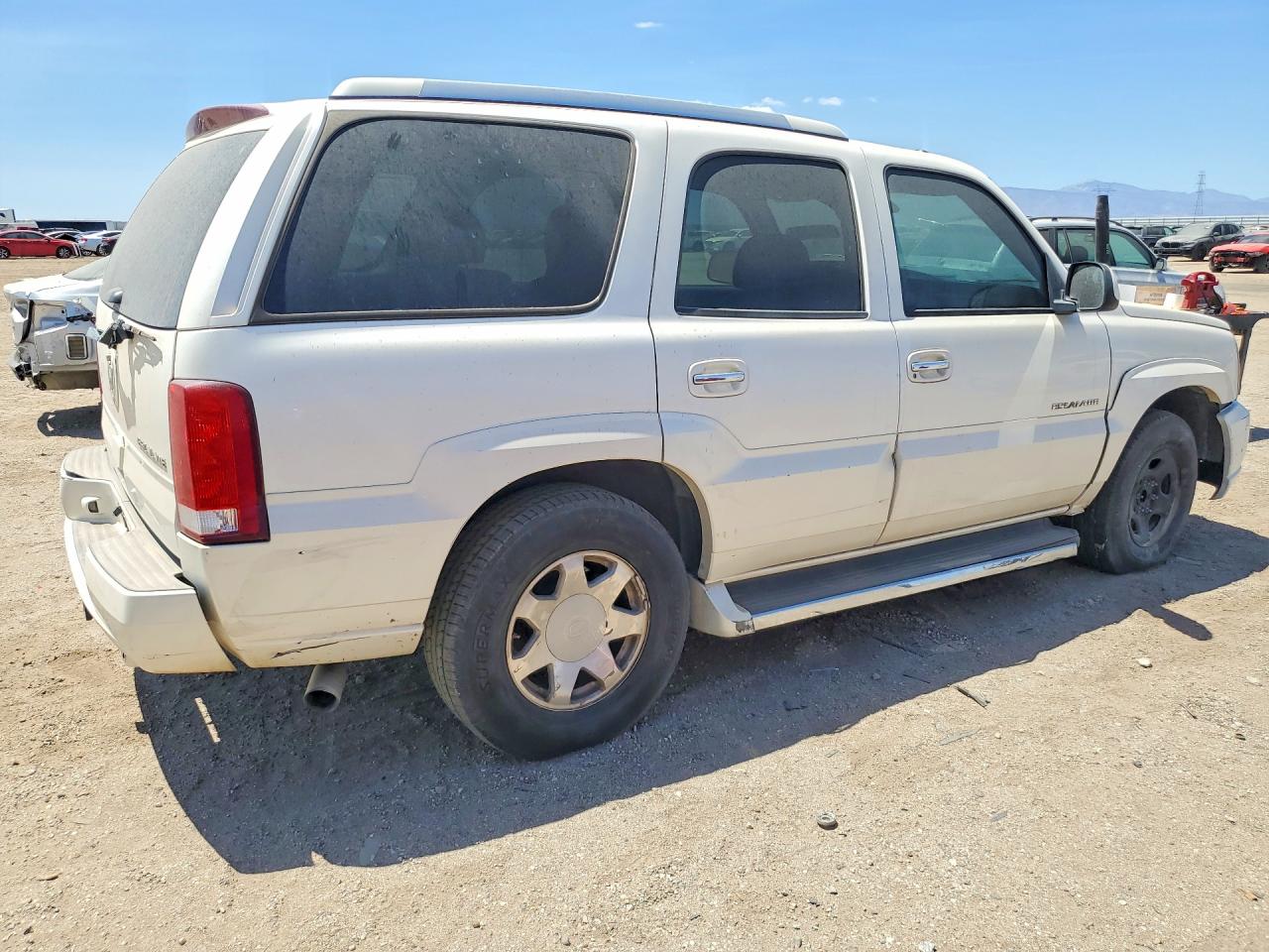2005 Cadillac Escalade Luxury Белый vin: 1GYEC63T75R194366