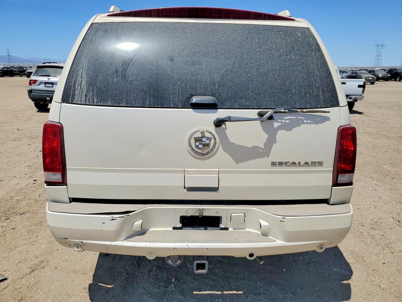 2005 Cadillac Escalade Luxury Белый vin: 1GYEC63T75R194366