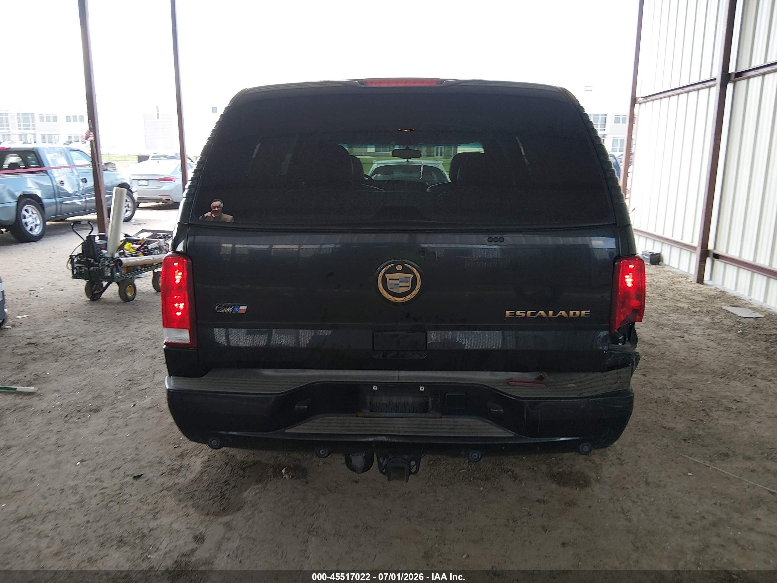 2002 Cadillac Escalade Standard Черный vin: 1GYEC63T82R104332