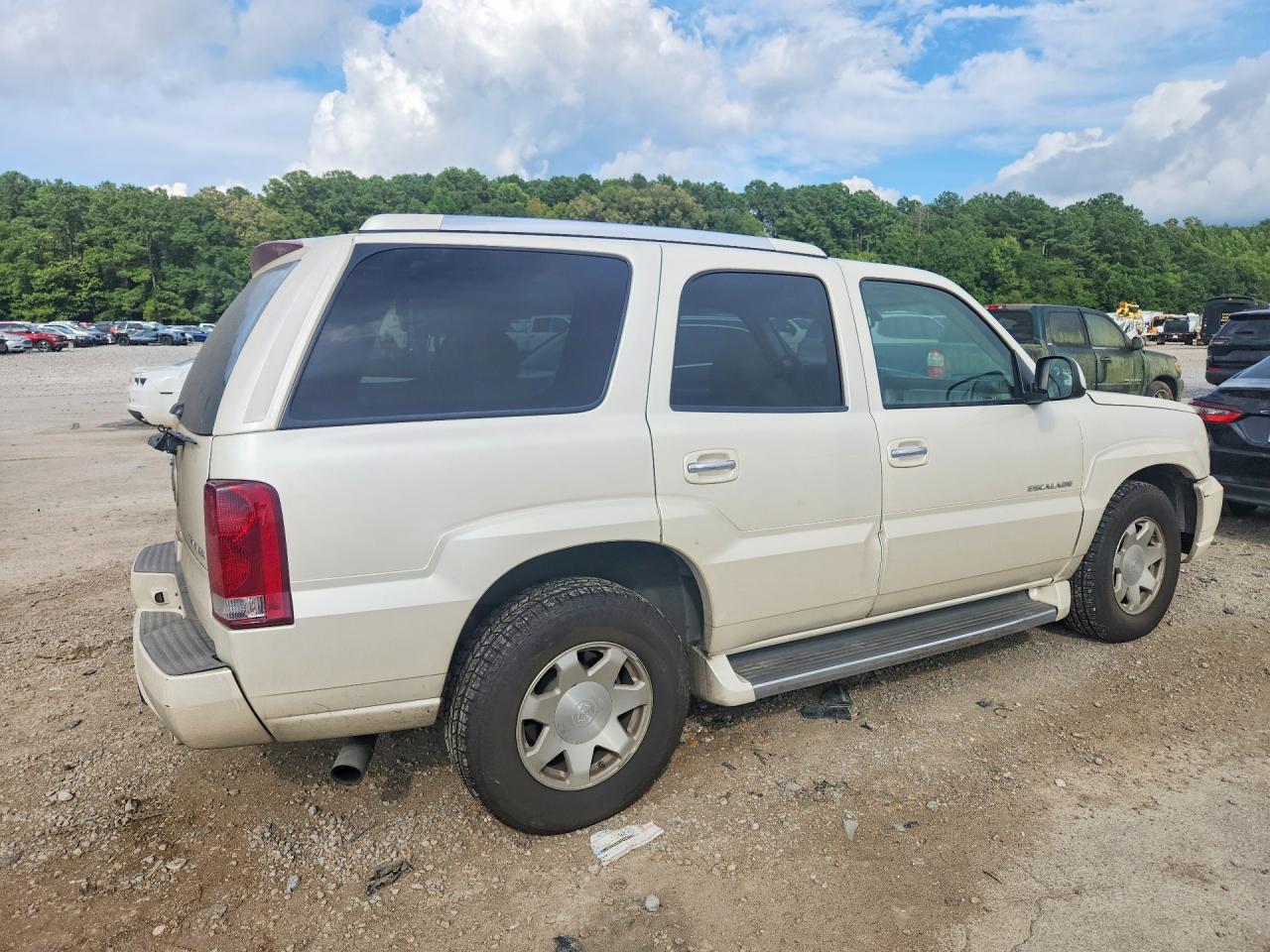 2005 Cadillac Escalade Luxury White vin: 1GYEC63T85R195221