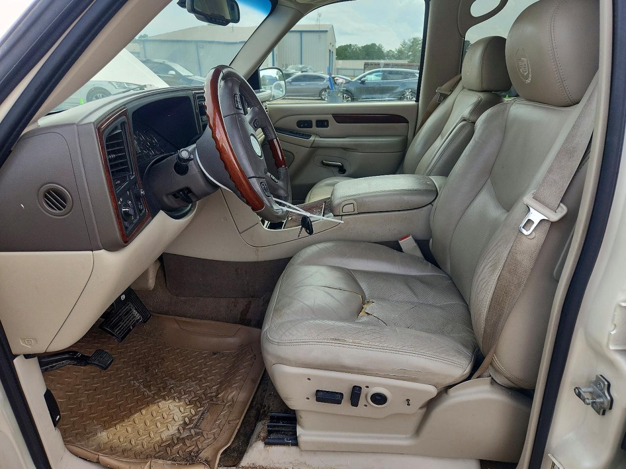 2005 Cadillac Escalade Luxury White vin: 1GYEC63T85R195221