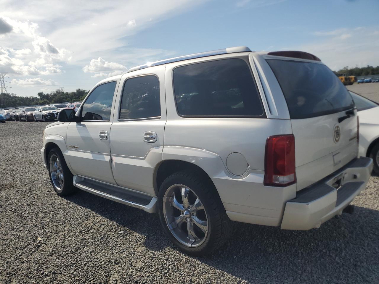 2002 Cadillac Escalade Luxury Beige vin: 1GYEC63T92R207596