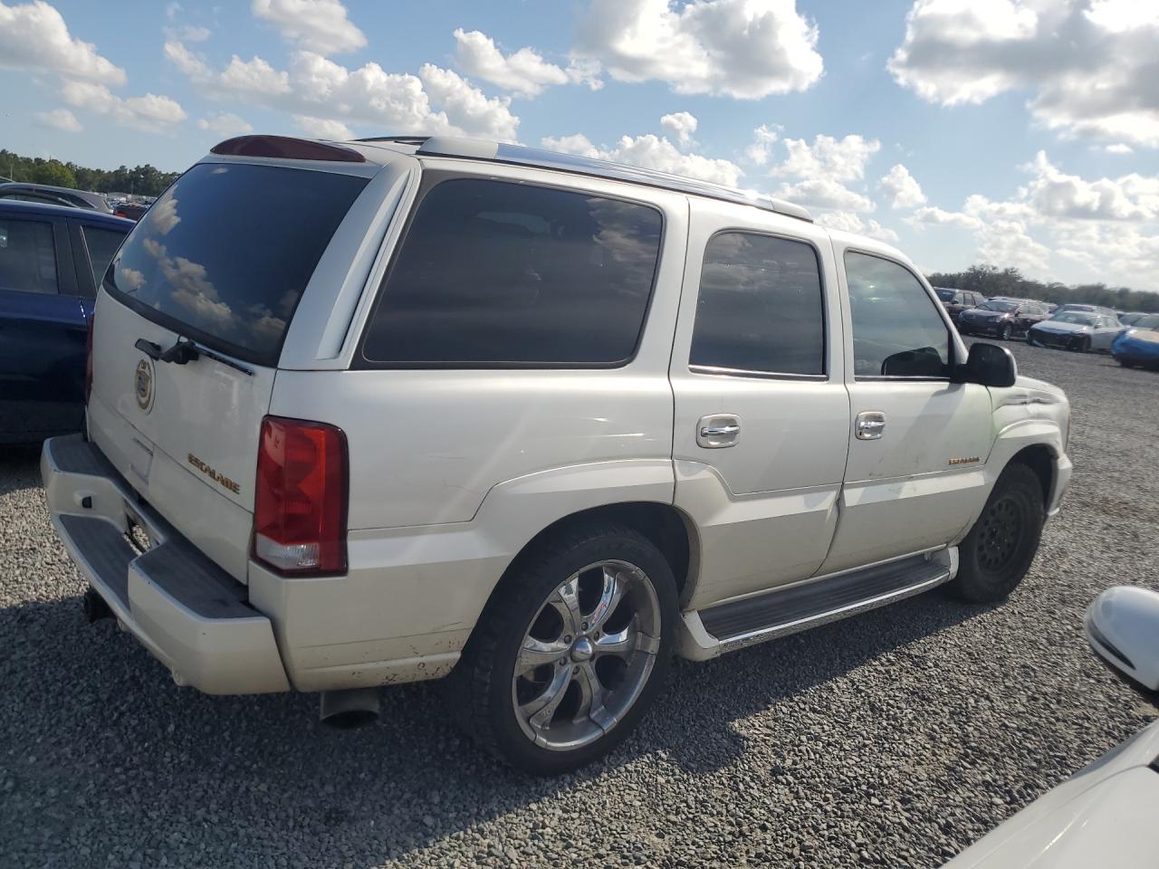 2002 Cadillac Escalade Luxury Beige vin: 1GYEC63T92R207596