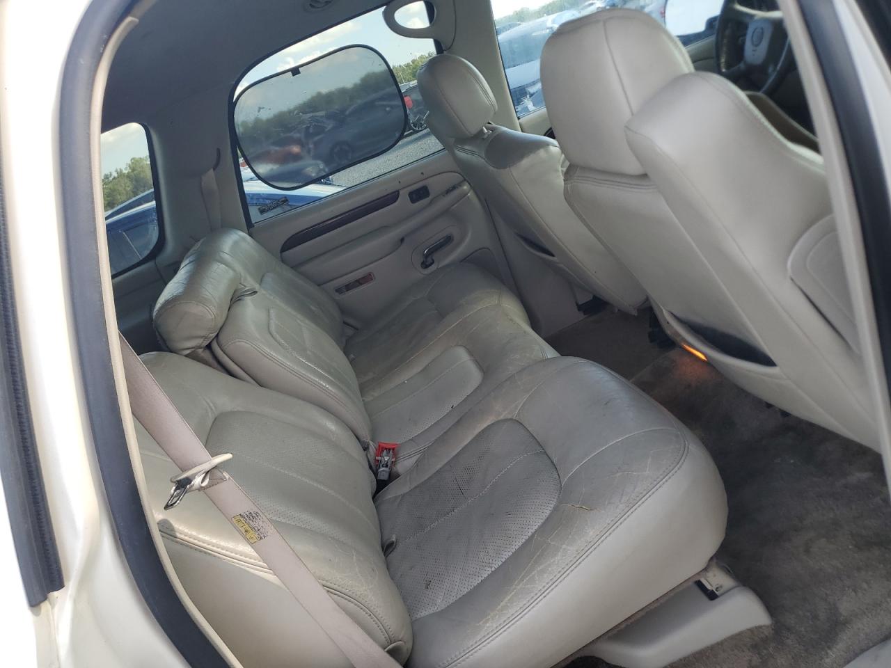2002 Cadillac Escalade Luxury Beige vin: 1GYEC63T92R207596