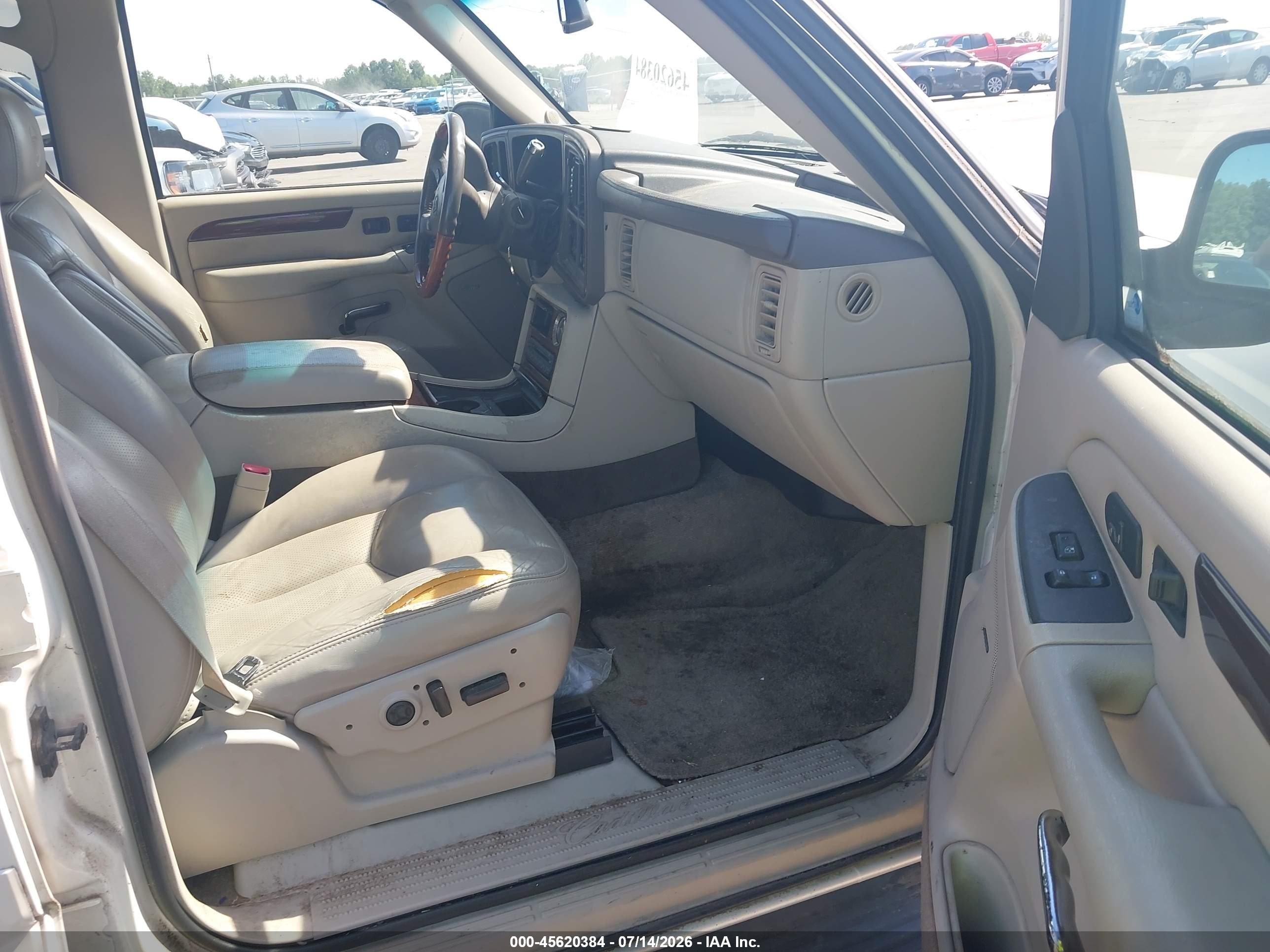 2003 Cadillac Escalade Standard White vin: 1GYEC63T93R226988