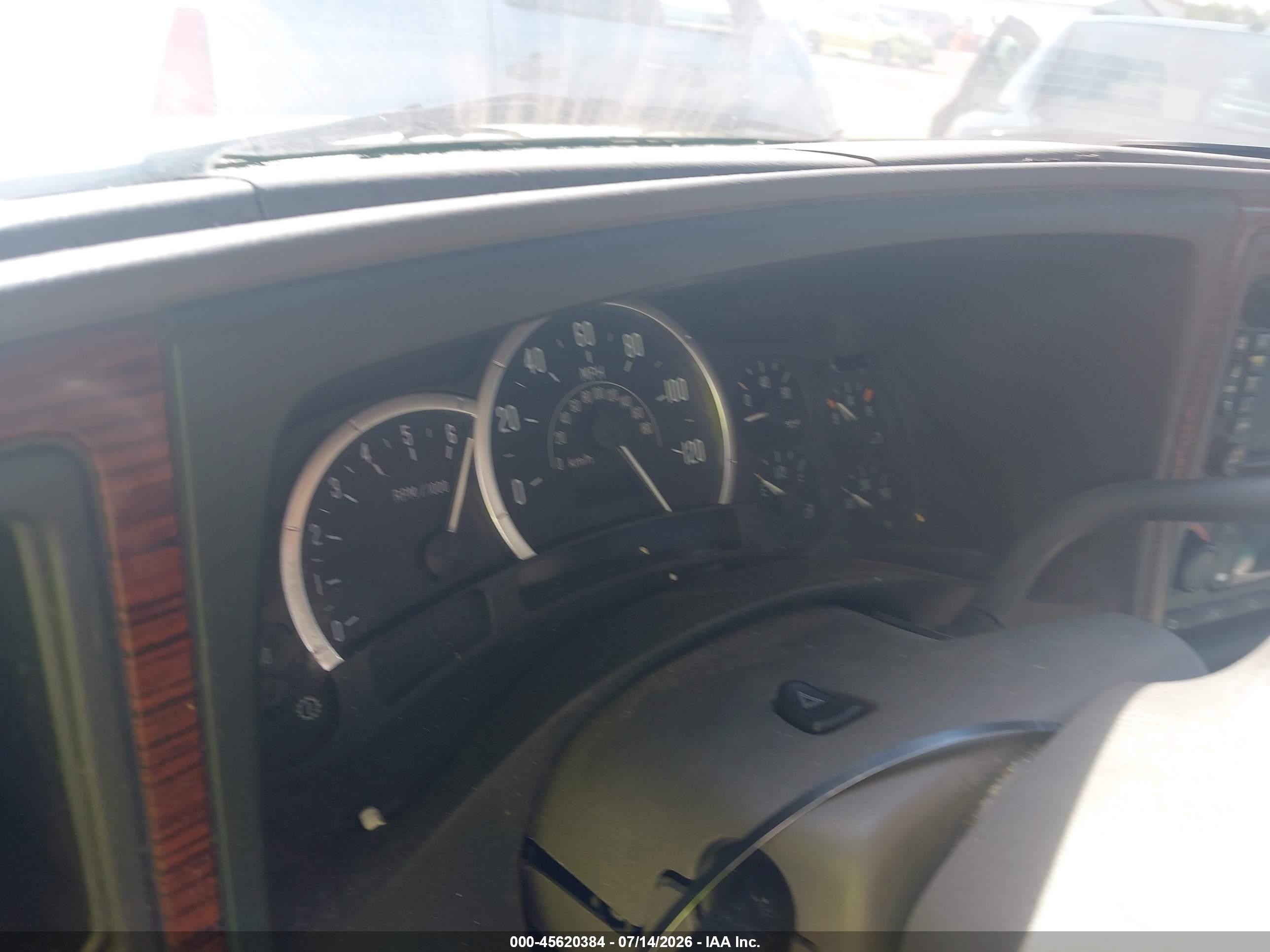 2003 Cadillac Escalade Standard White vin: 1GYEC63T93R226988