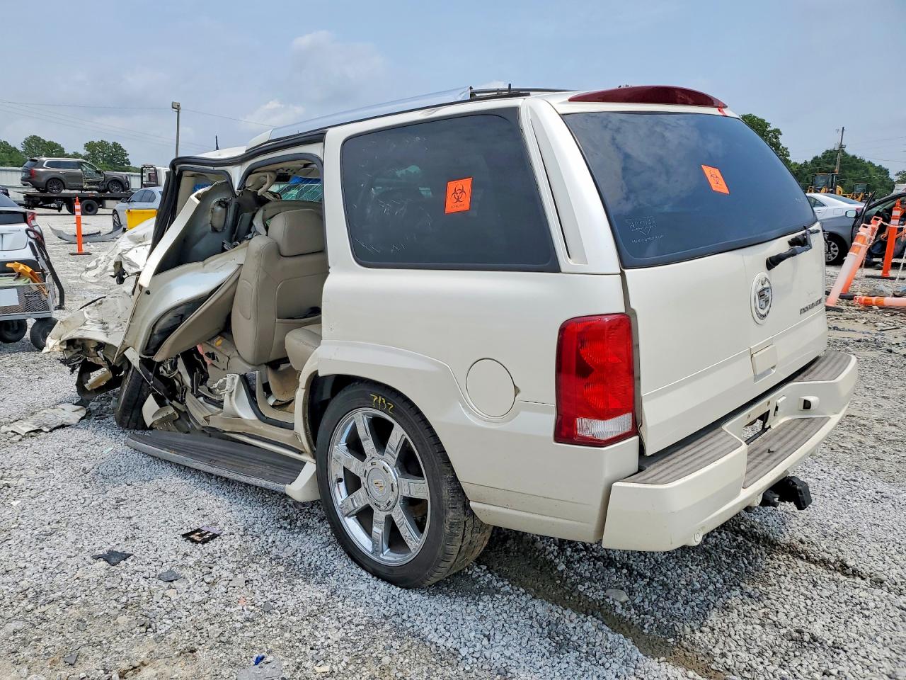 2003 Cadillac Escalade Luxury White vin: 1GYEC63T93R284518
