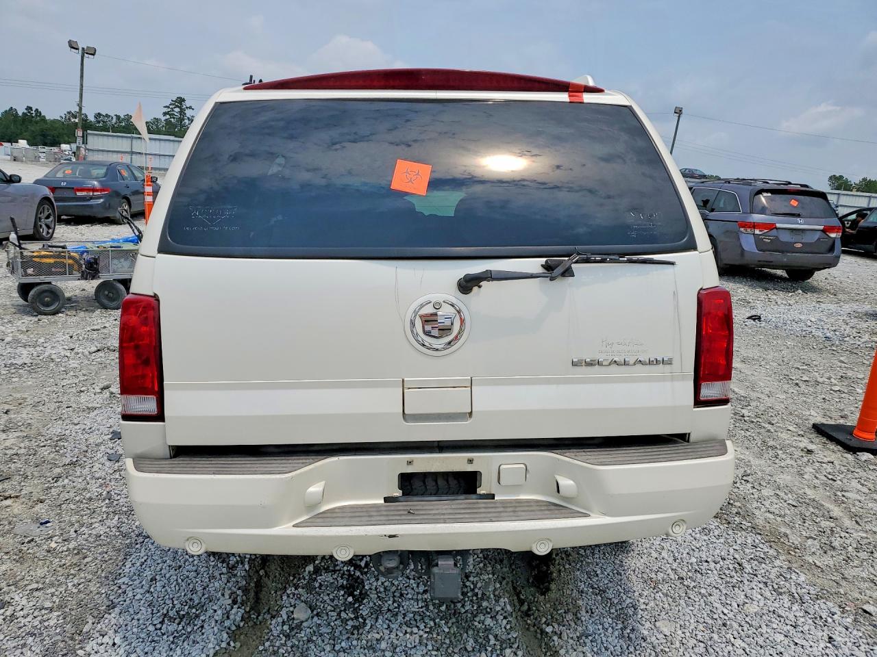 2003 Cadillac Escalade Luxury White vin: 1GYEC63T93R284518