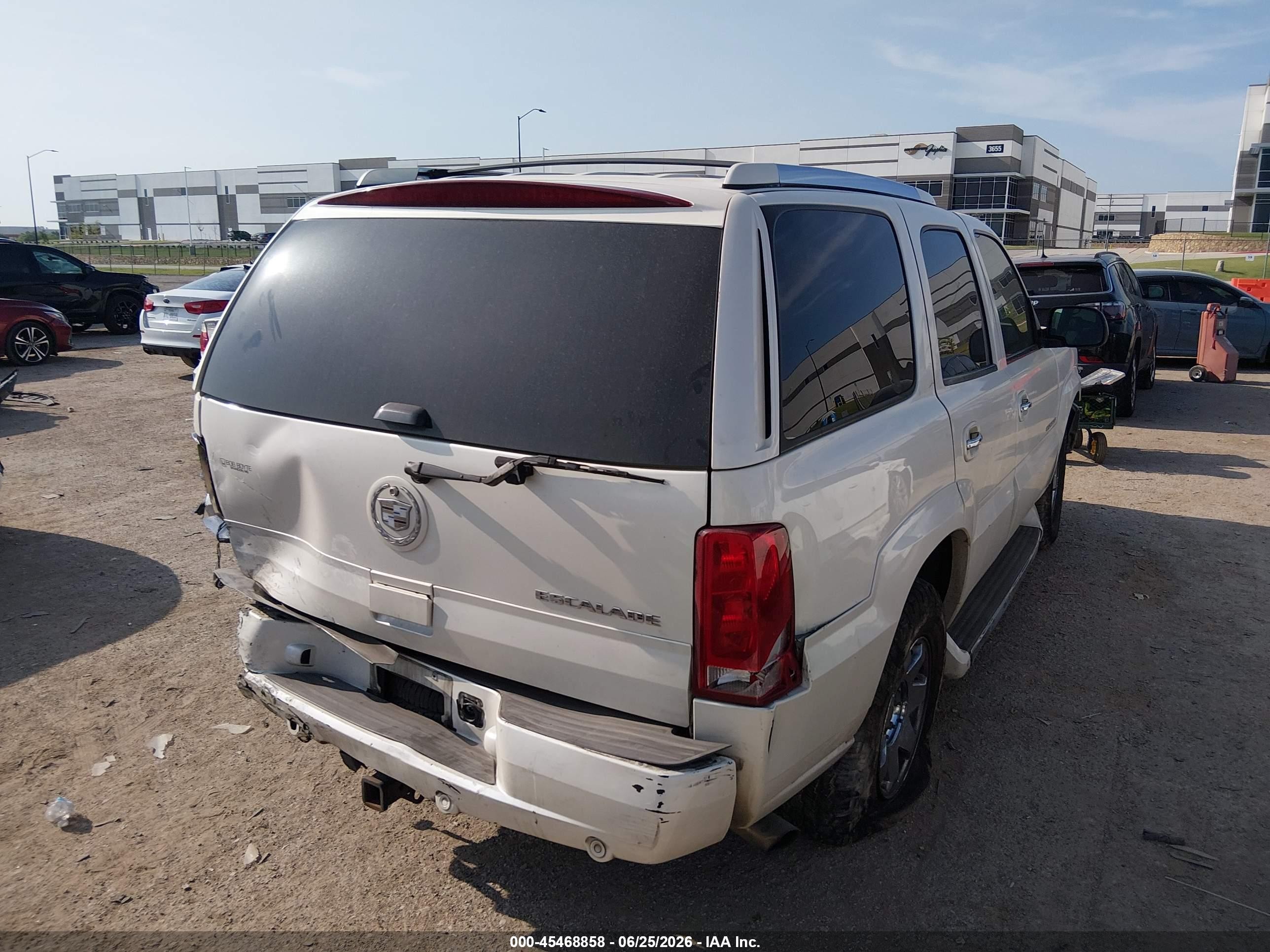2005 Cadillac Escalade Standard White vin: 1GYEC63T95R152488