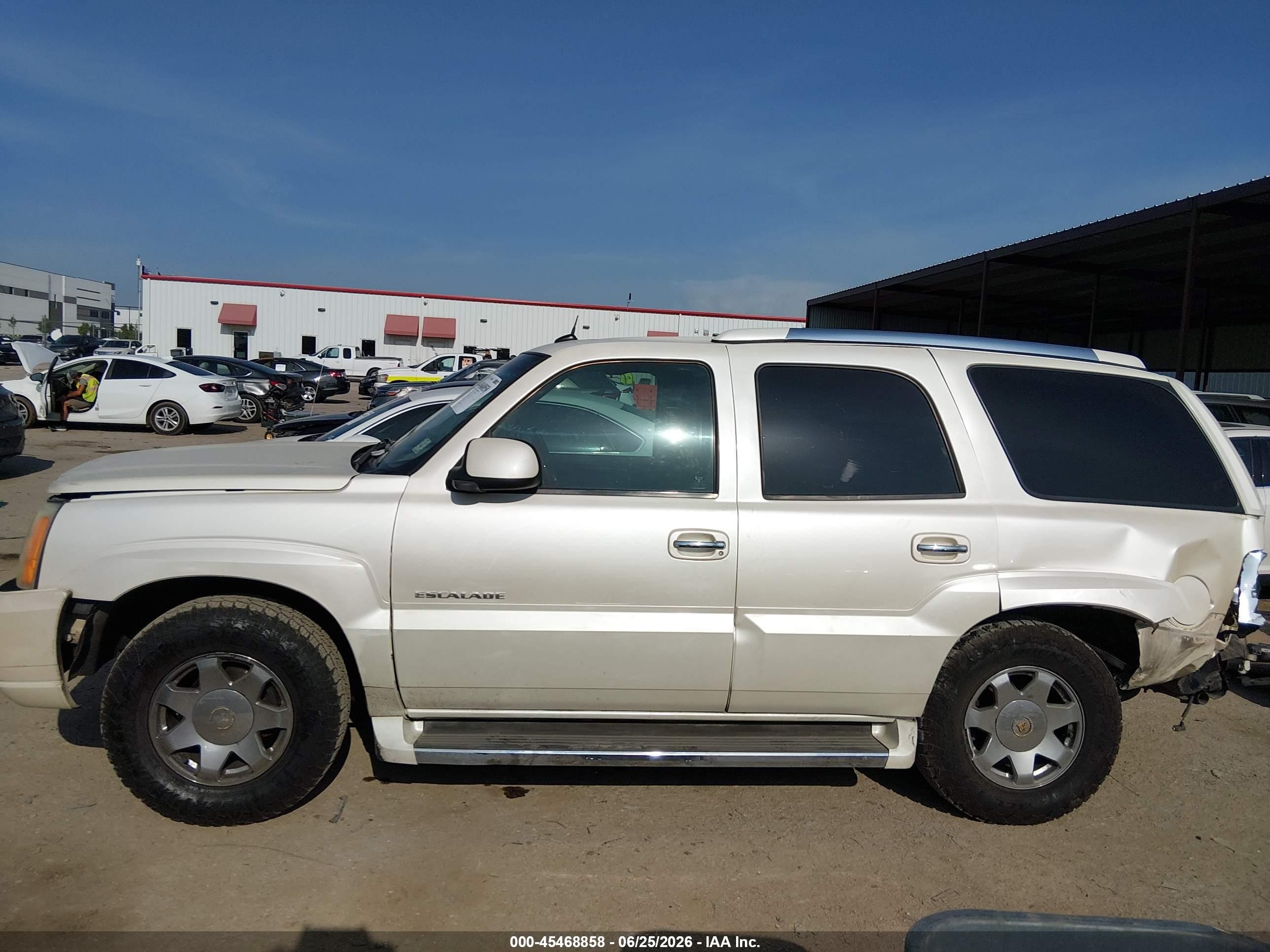 2005 Cadillac Escalade Standard White vin: 1GYEC63T95R152488