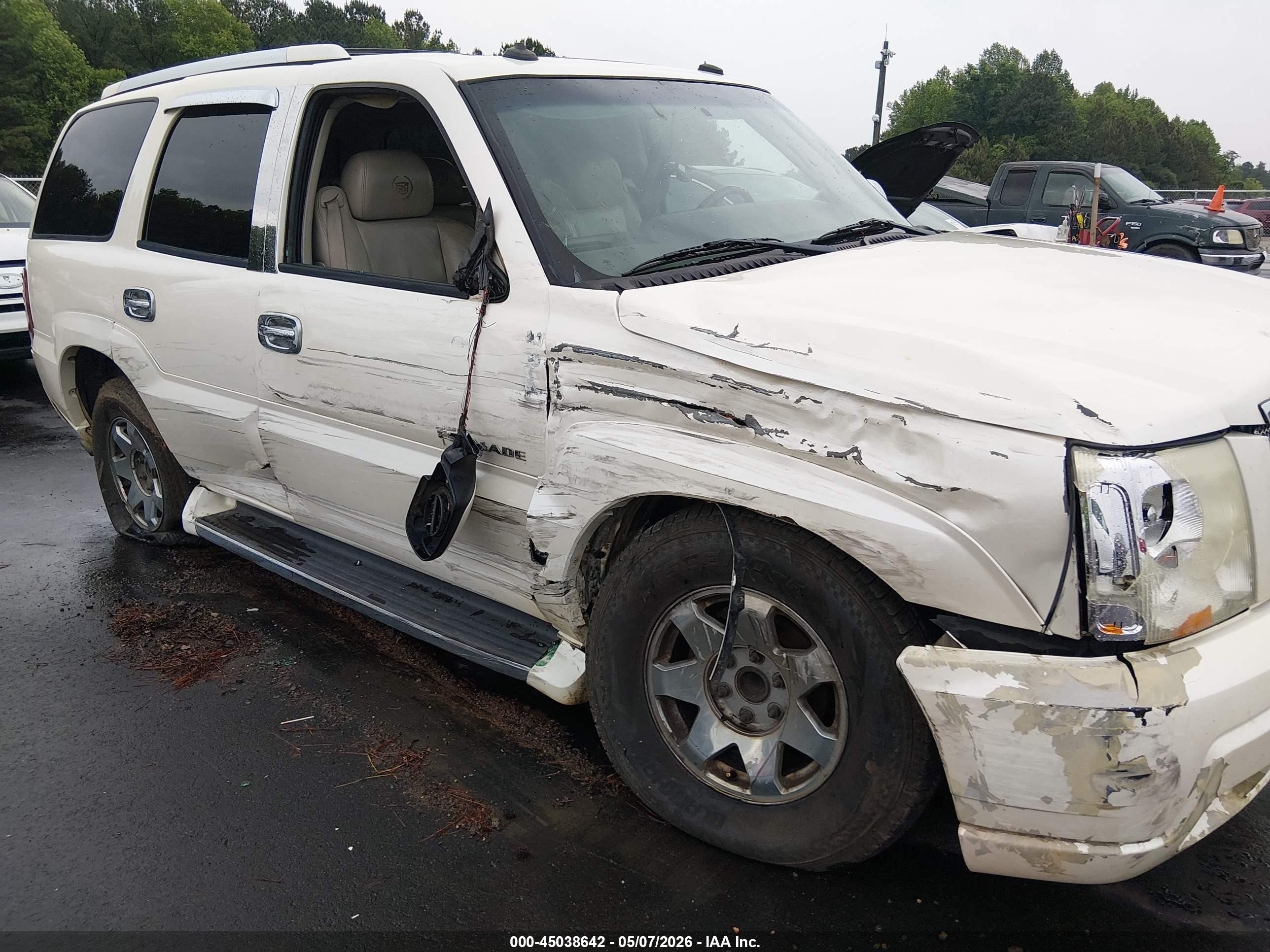 2003 Cadillac Escalade Standard White vin: 1GYEC63TX3R310057