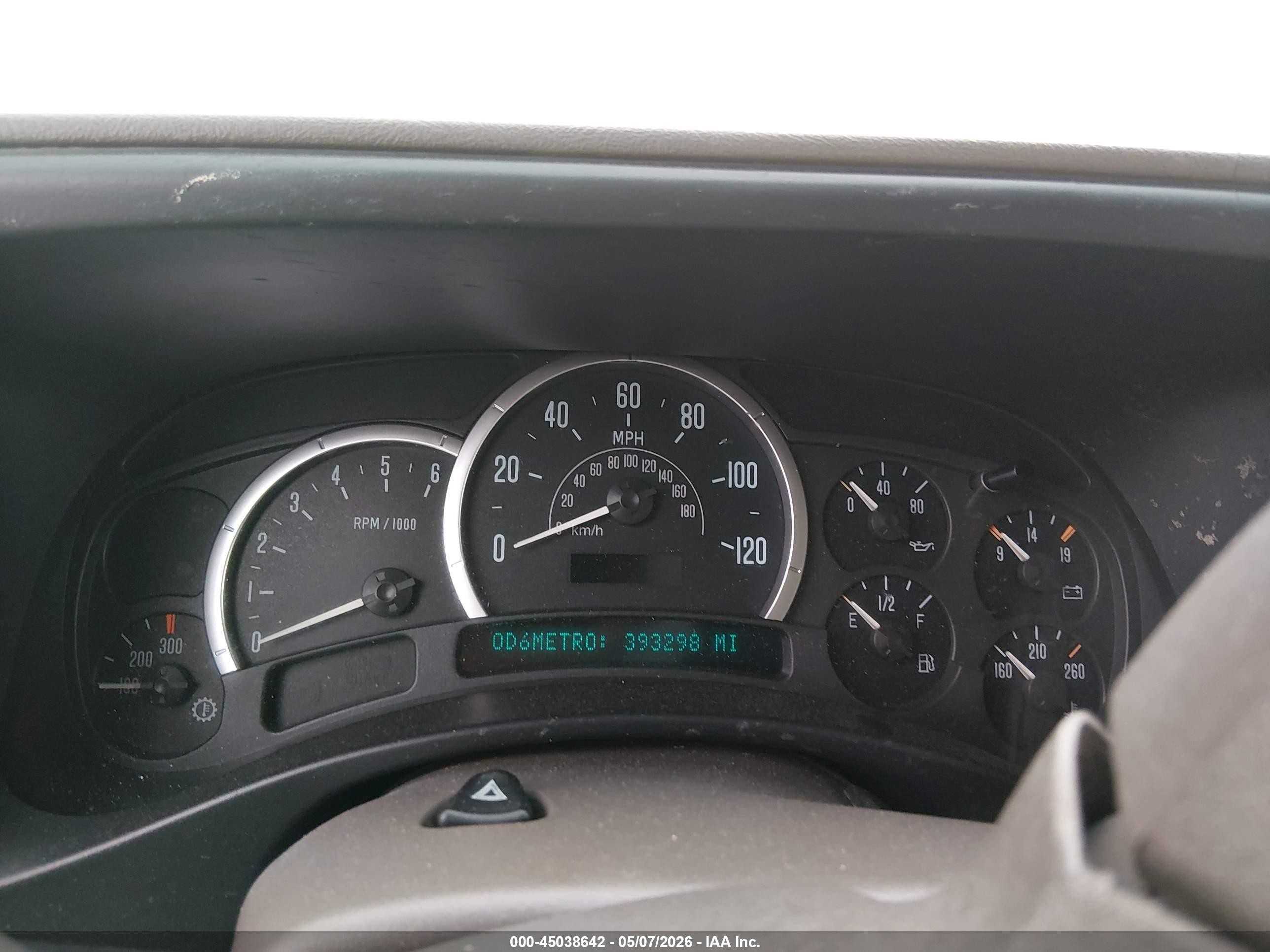 2003 Cadillac Escalade Standard White vin: 1GYEC63TX3R310057