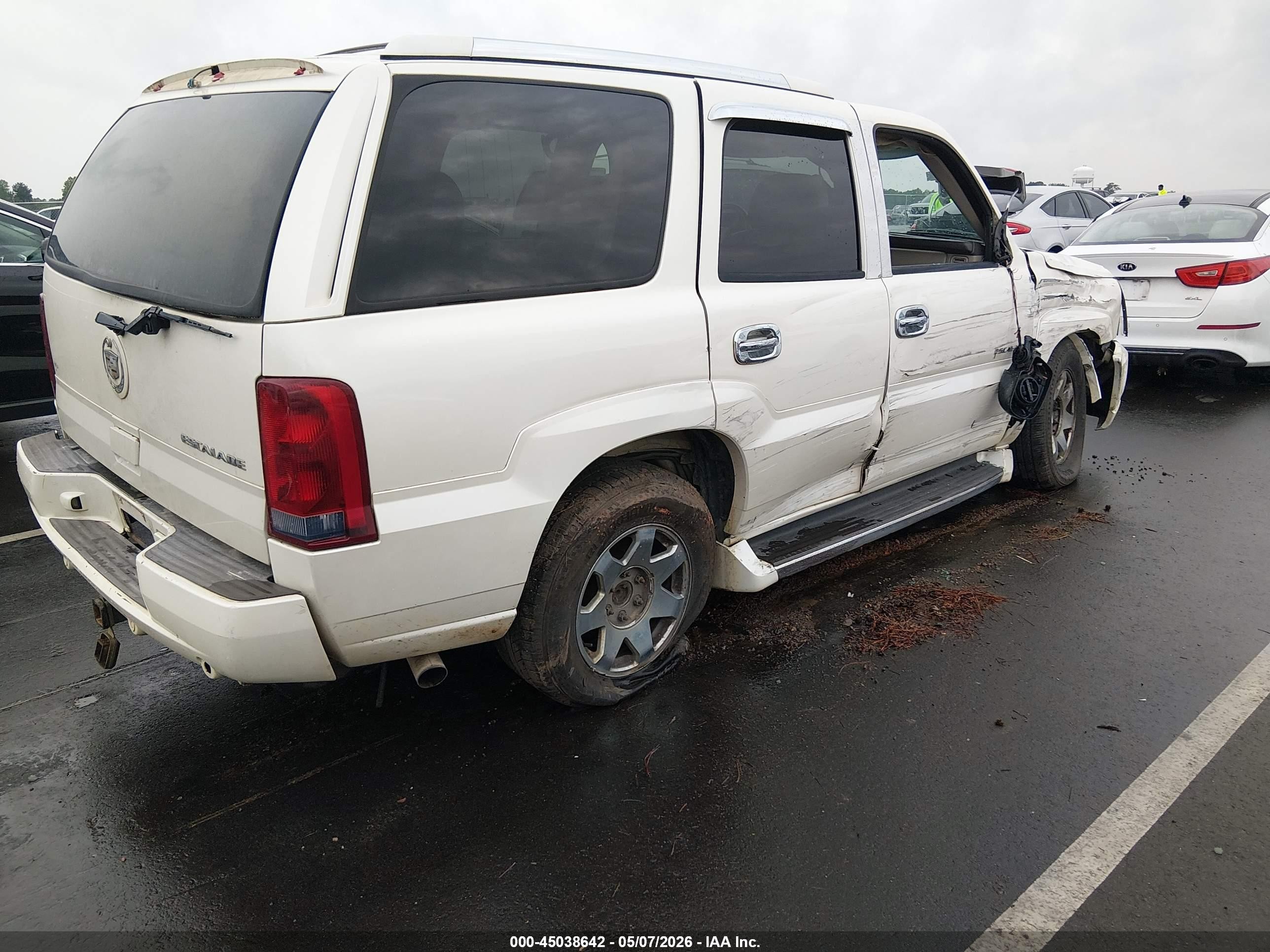 2003 Cadillac Escalade Standard White vin: 1GYEC63TX3R310057
