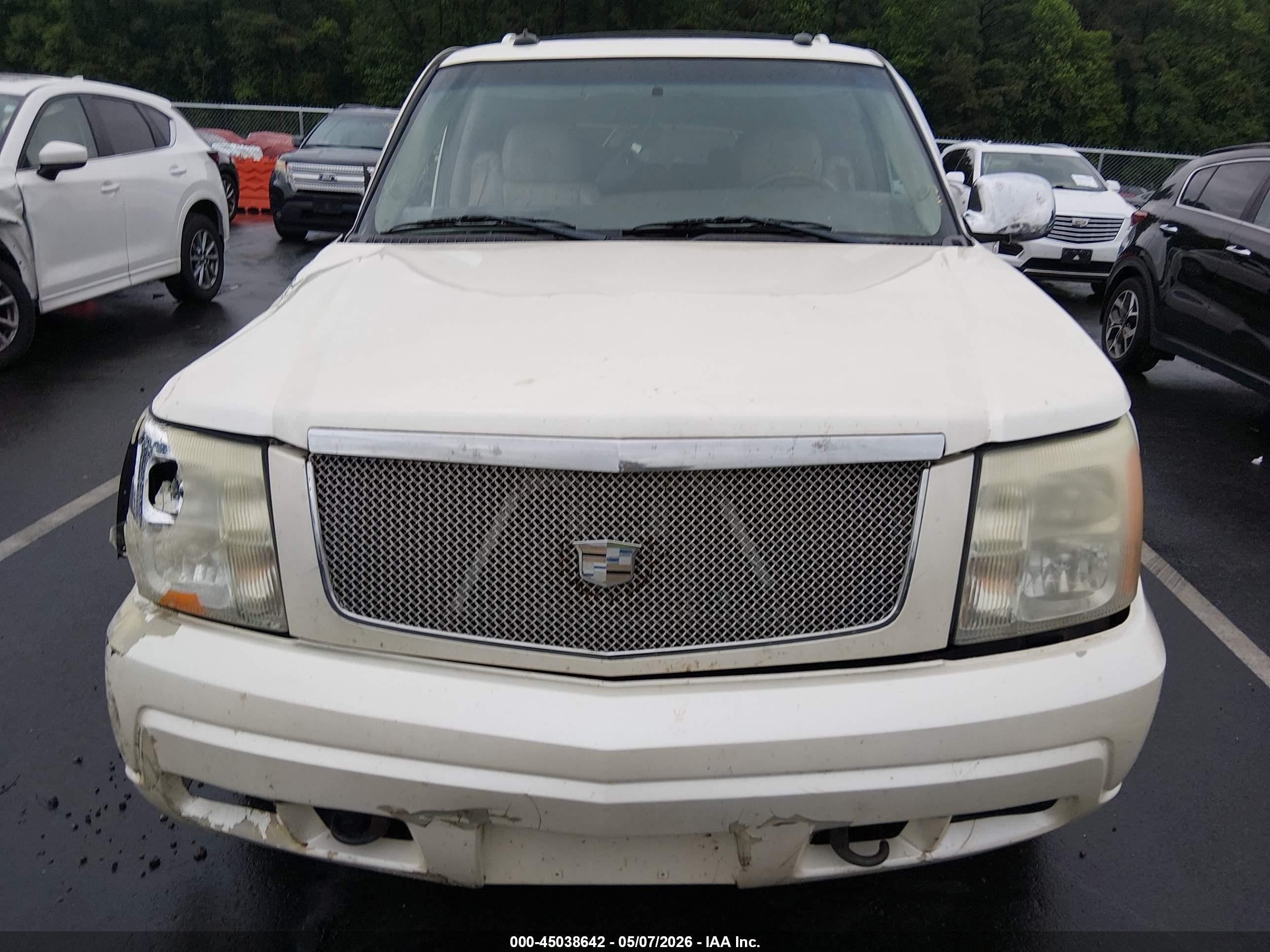 2003 Cadillac Escalade Standard White vin: 1GYEC63TX3R310057