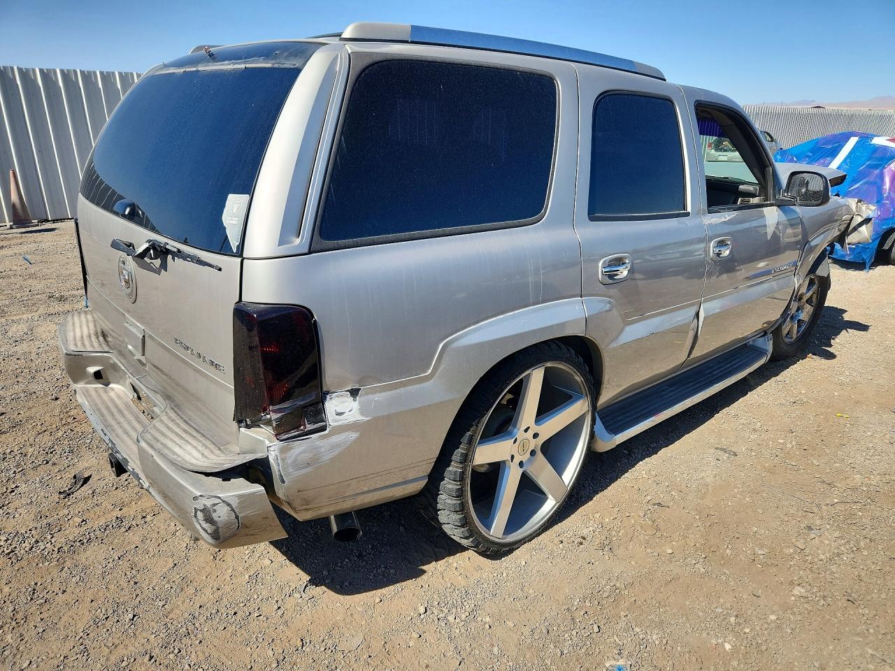 2005 Cadillac Escalade Luxury Серебряный vin: 1GYEC63TX5R180946