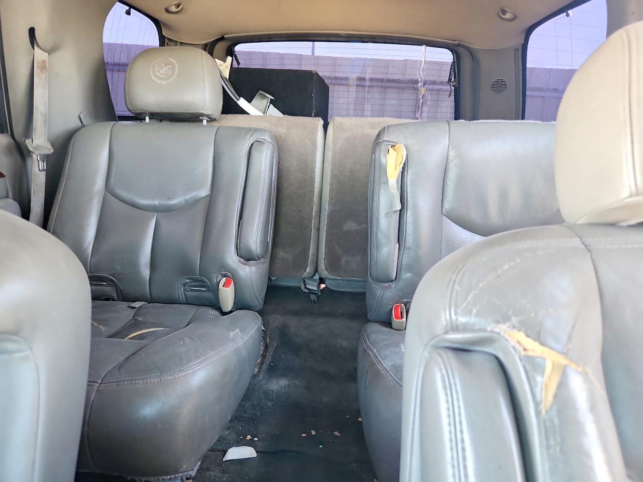 2005 Cadillac Escalade Luxury Серебряный vin: 1GYEC63TX5R180946