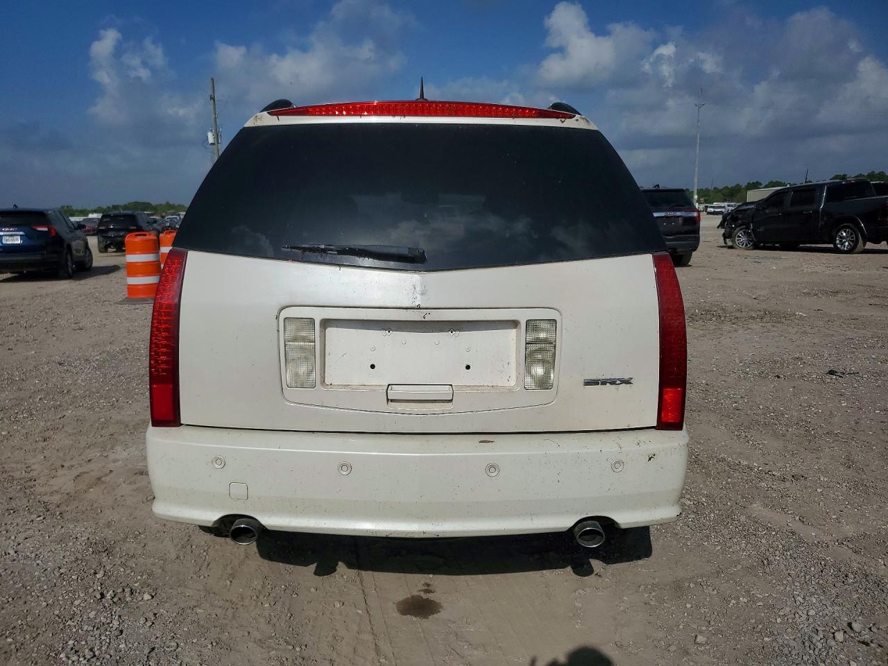 2008 Cadillac Srx White vin: 1GYEE23A180158313