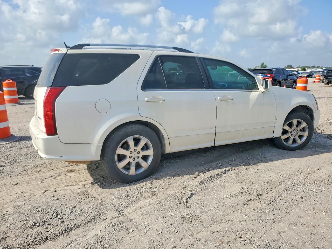 2008 Cadillac Srx White vin: 1GYEE23A180158313