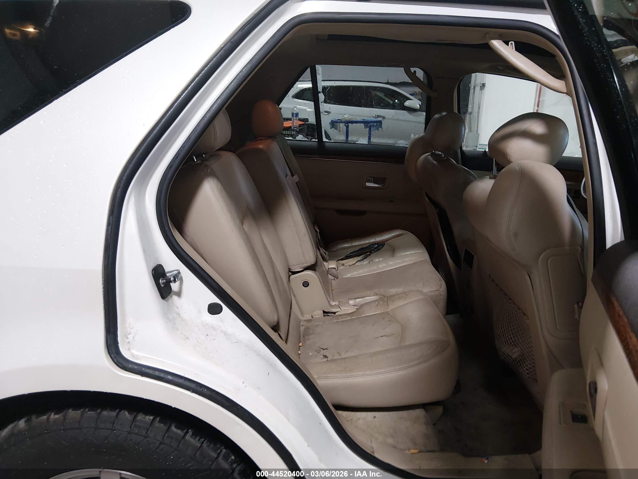 2009 Cadillac Srx V6 Cream vin: 1GYEE437390155821