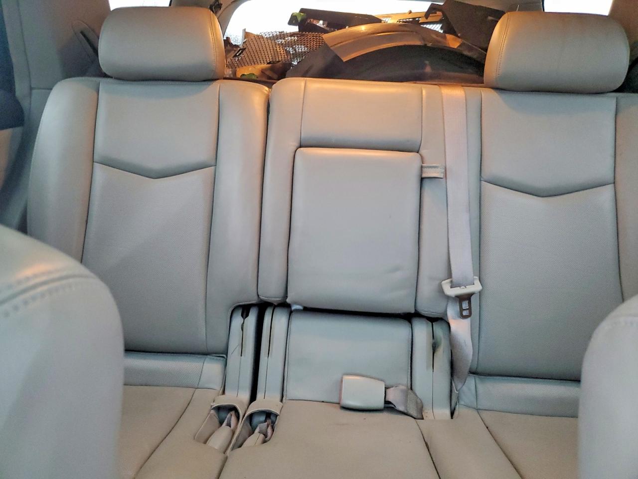 2009 Cadillac Srx Silver vin: 1GYEE437590105471