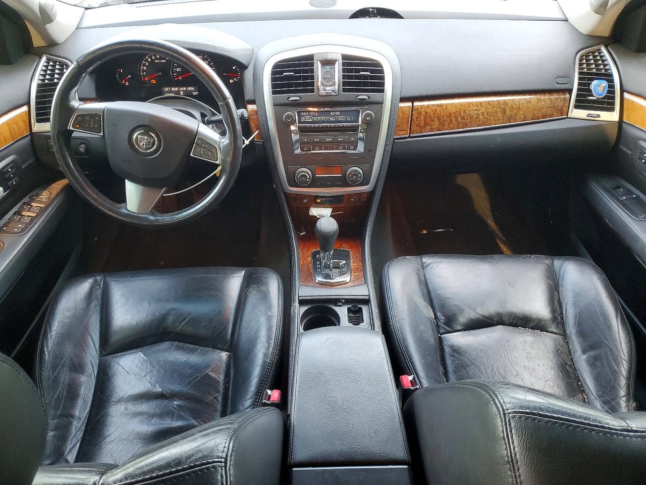 2008 Cadillac Srx Silver vin: 1GYEE437880140522