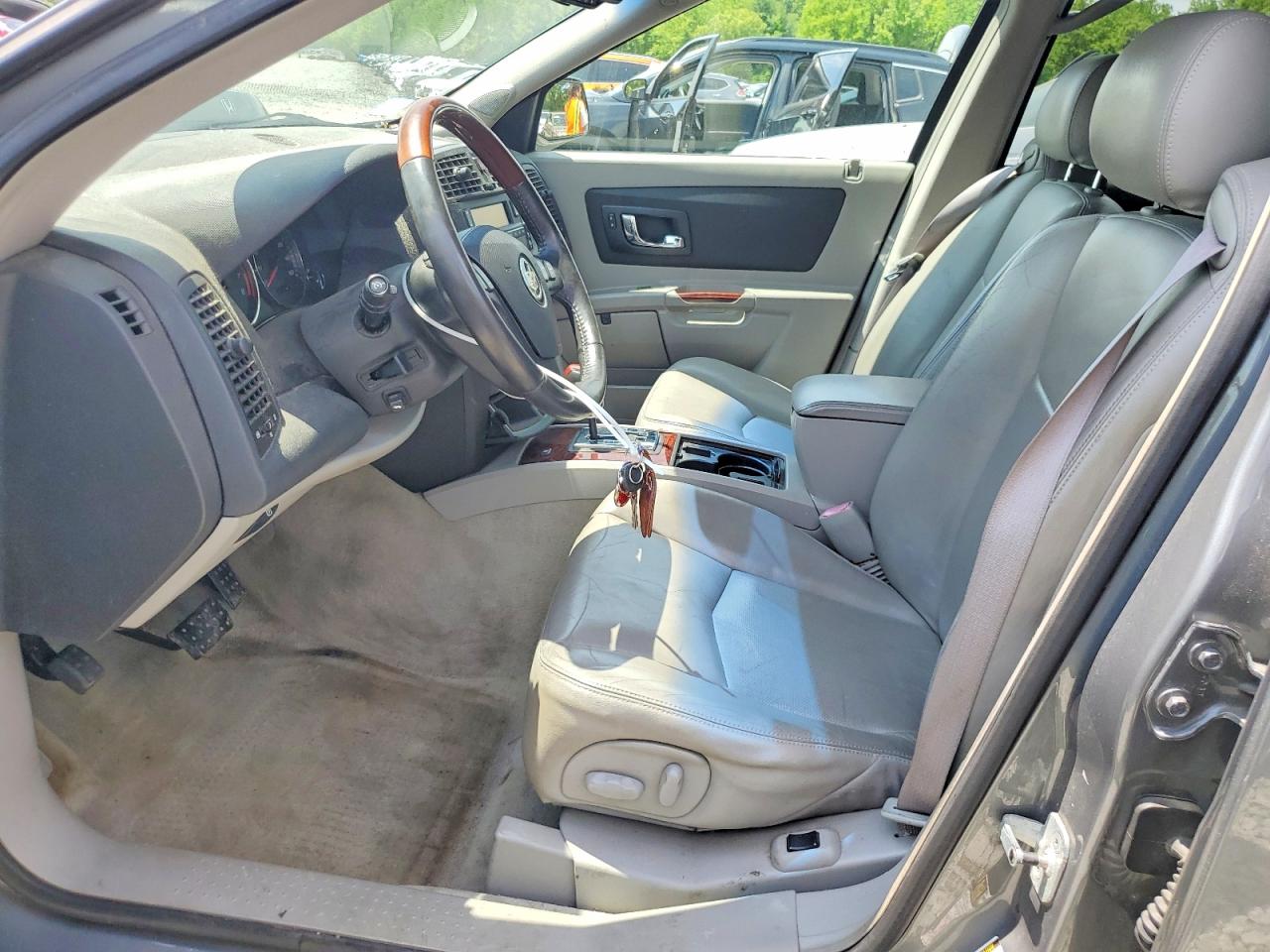 2005 Cadillac Srx Серый vin: 1GYEE637050207654