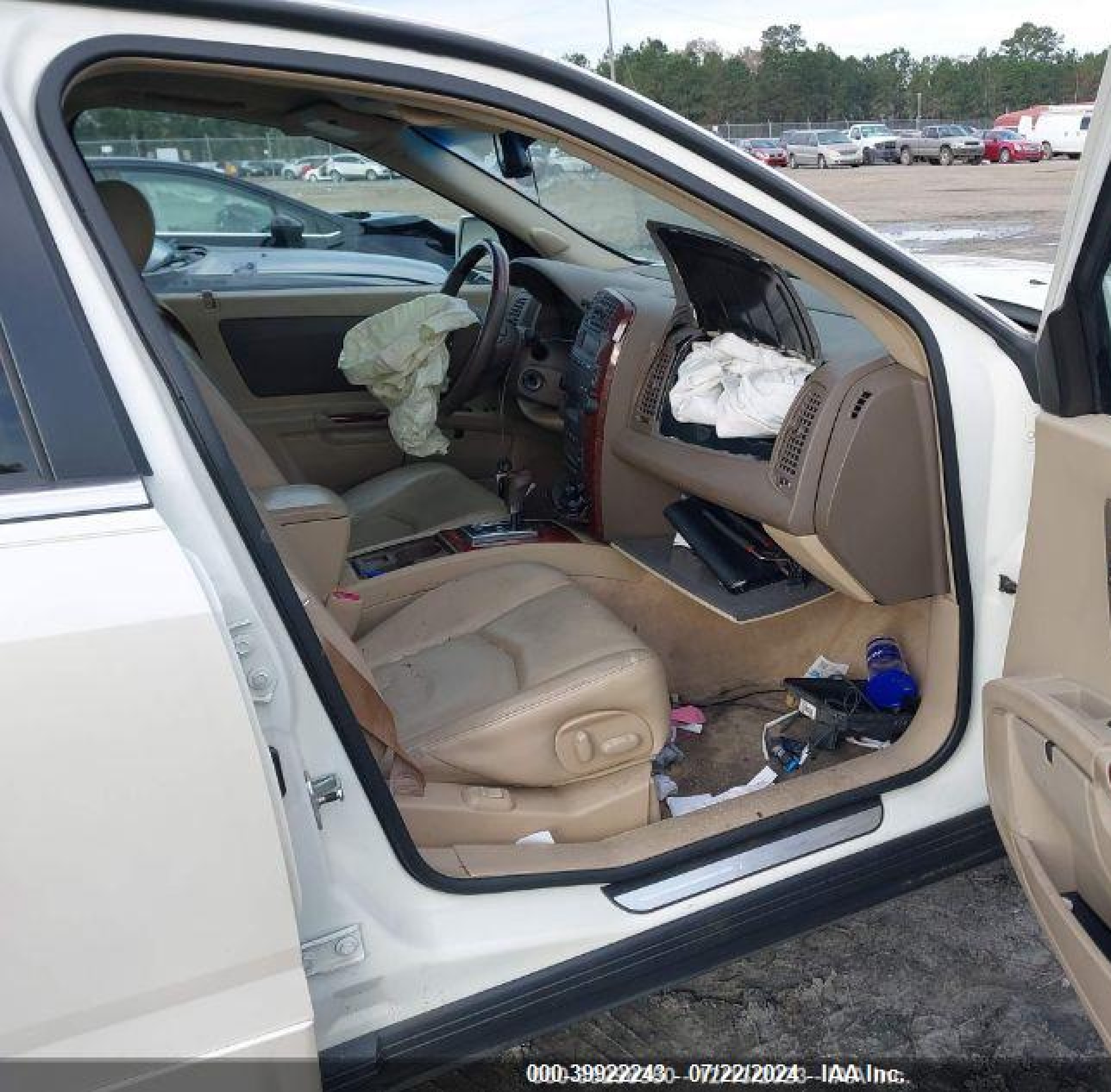 2006 Cadillac Srx V6 White vin: 1GYEE637060219630